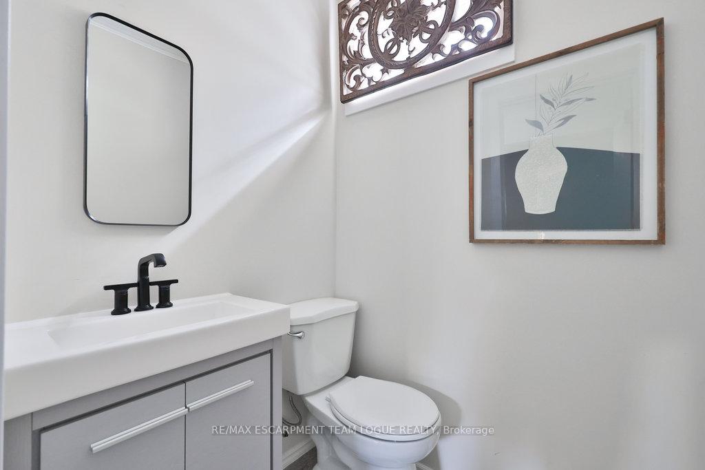 Photo 33 of 3514 Rockwood Drive, Burlington, Roseland — HOMEH