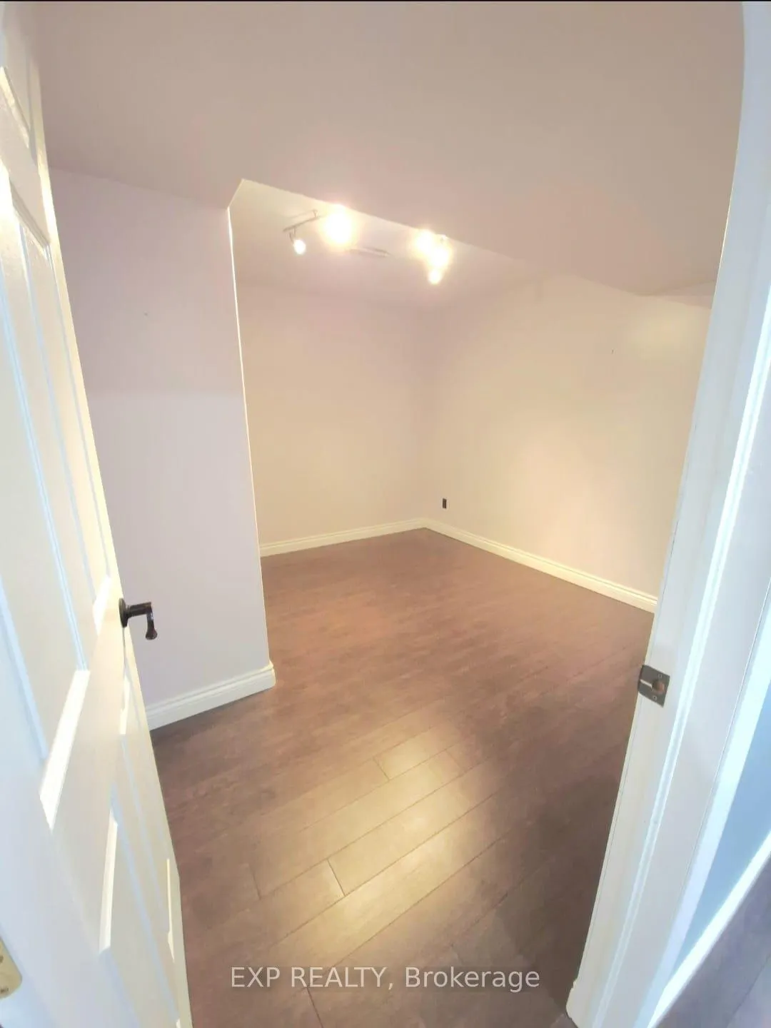 Photo 14 of 12 Vanier Drive, Welland, Lincoln/Crowland — HOMEH