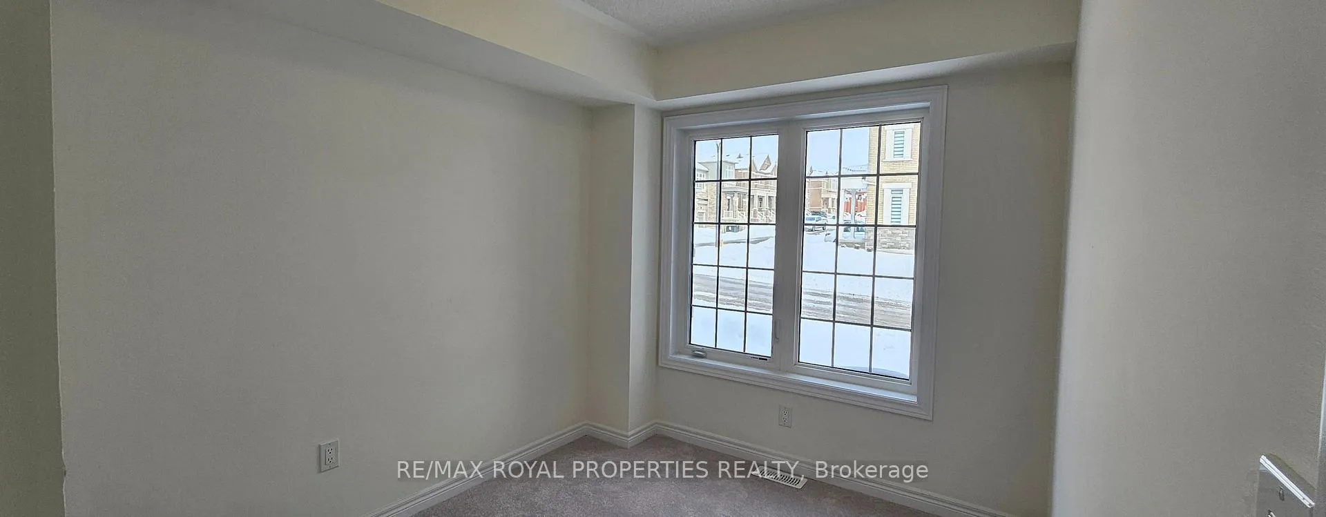 Photo 2 of 937 Crowsnest Hollow, Pickering, Rural Pickering — HOMEH