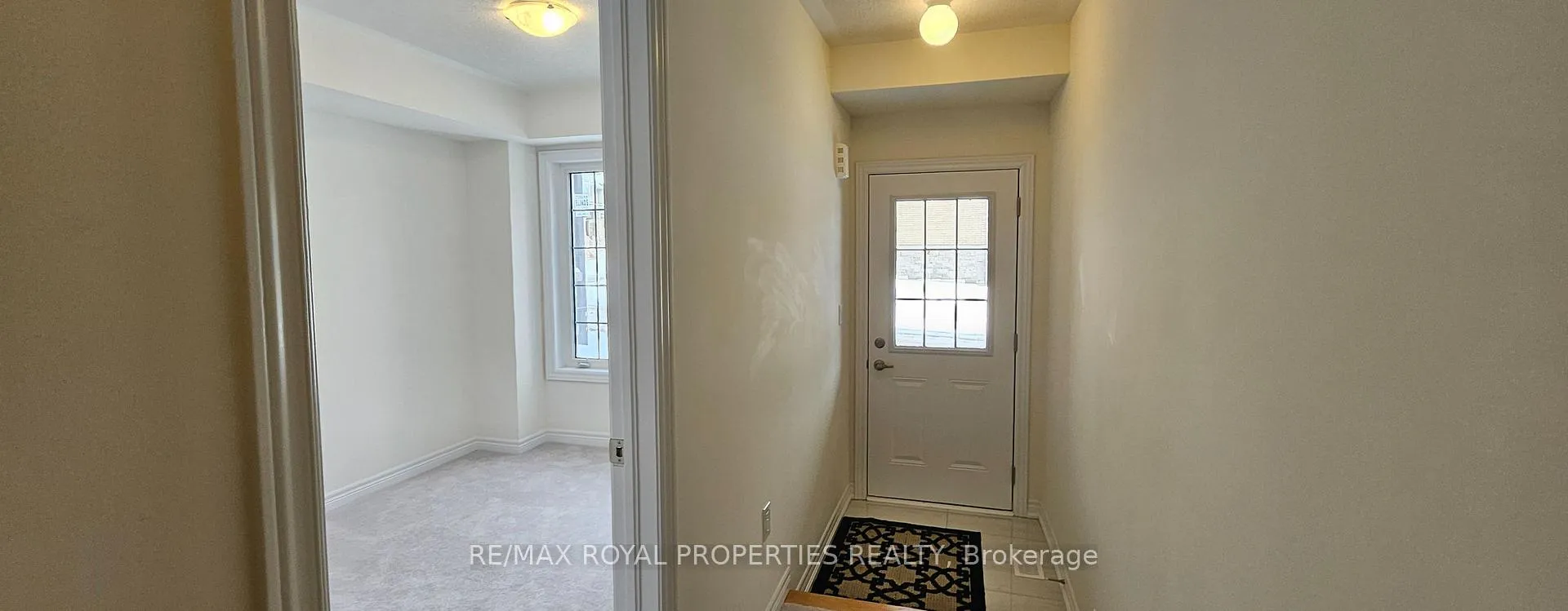 Photo 5 of 937 Crowsnest Hollow, Pickering, Rural Pickering — HOMEH