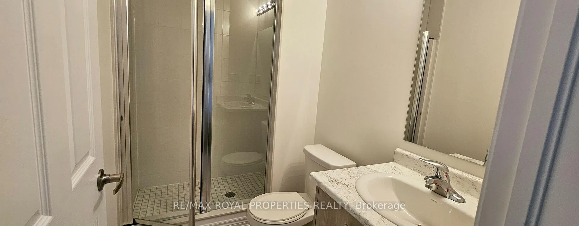 Photo 6 of 937 Crowsnest Hollow, Pickering, Rural Pickering — HOMEH