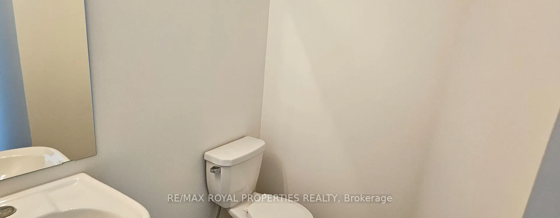 Photo 7 of 937 Crowsnest Hollow, Pickering, Rural Pickering — HOMEH