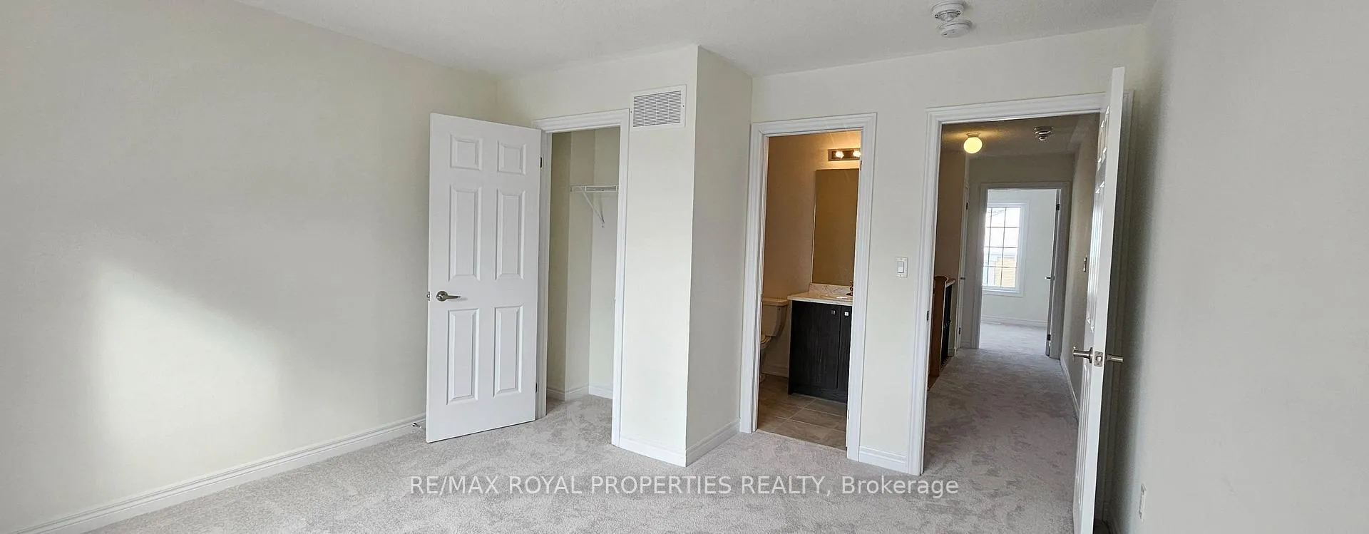 Photo 13 of 937 Crowsnest Hollow, Pickering, Rural Pickering — HOMEH