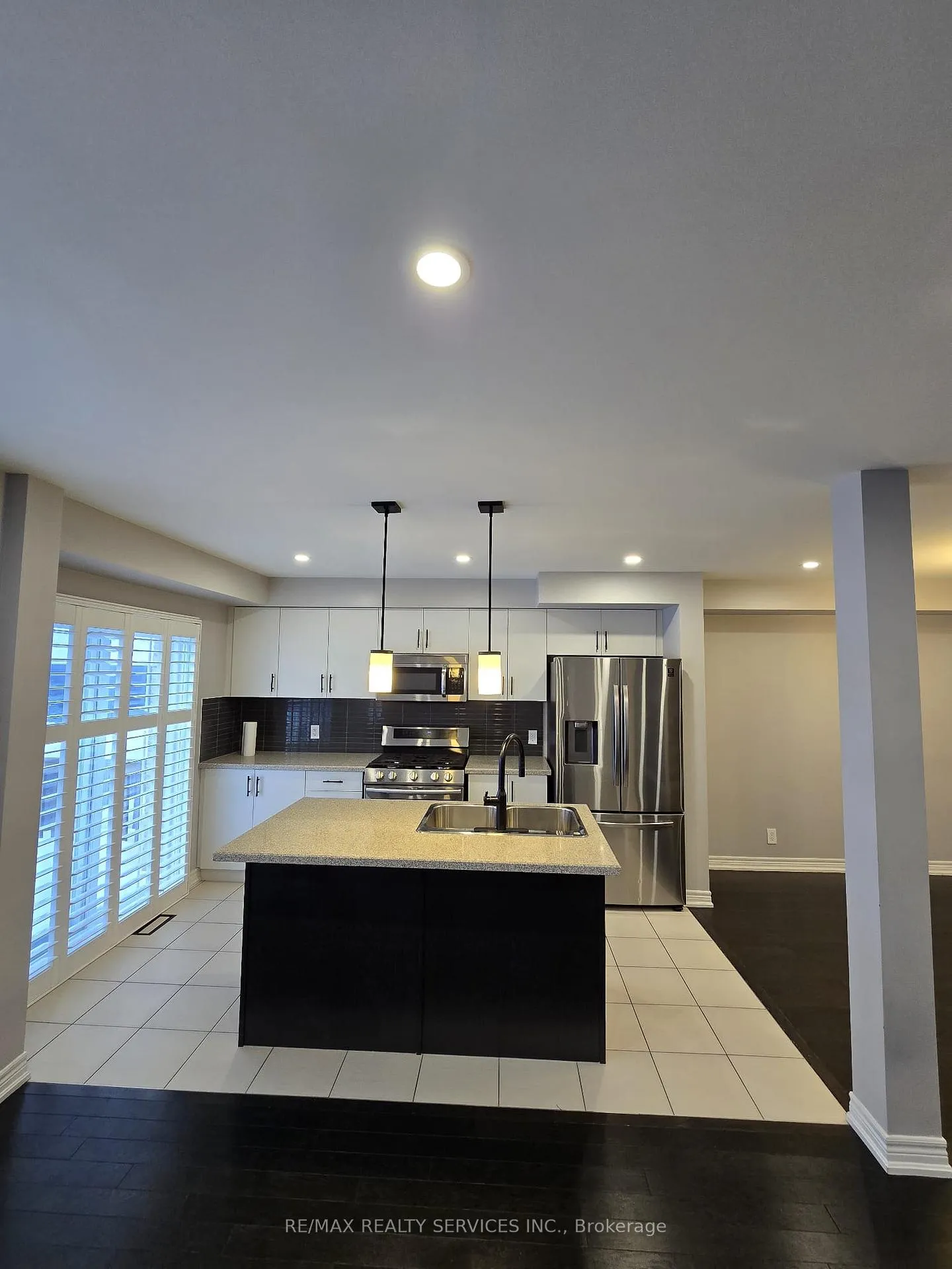 Photo 4 of 69 Great Gabe Crescent, Oshawa, Windfields — HOMEH