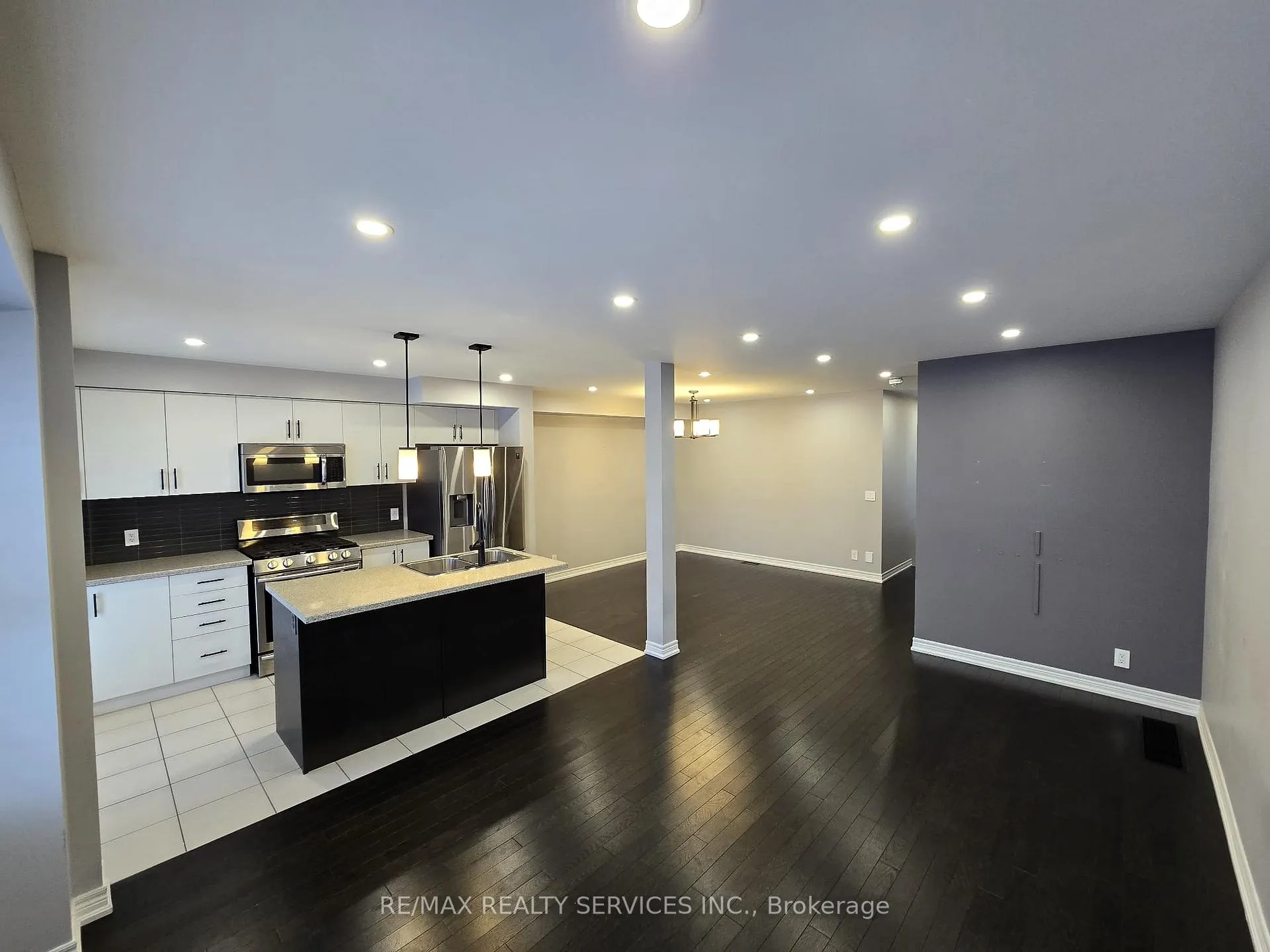Photo 5 of 69 Great Gabe Crescent, Oshawa, Windfields — HOMEH