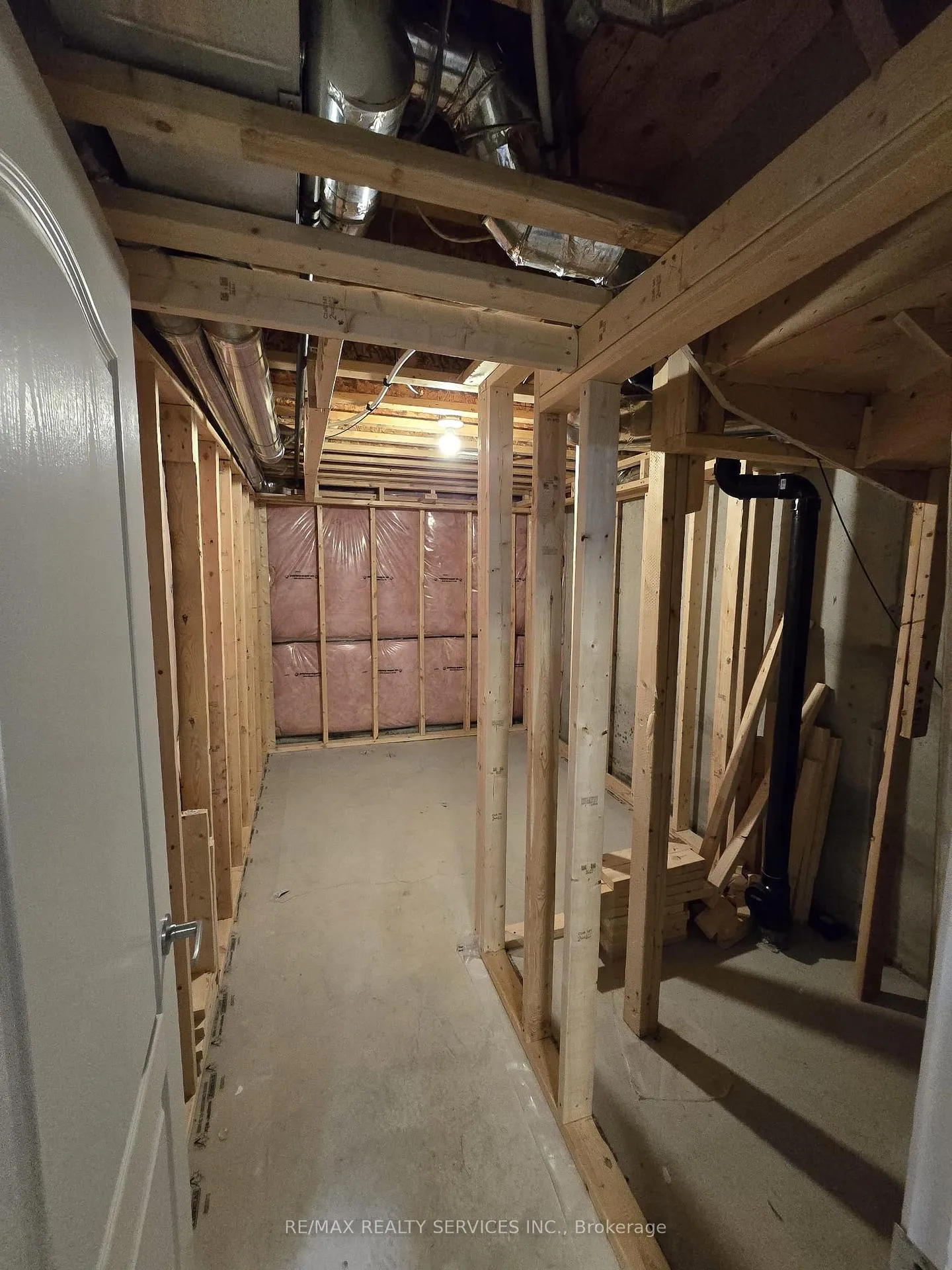 Photo 35 of 69 Great Gabe Crescent, Oshawa, Windfields — HOMEH