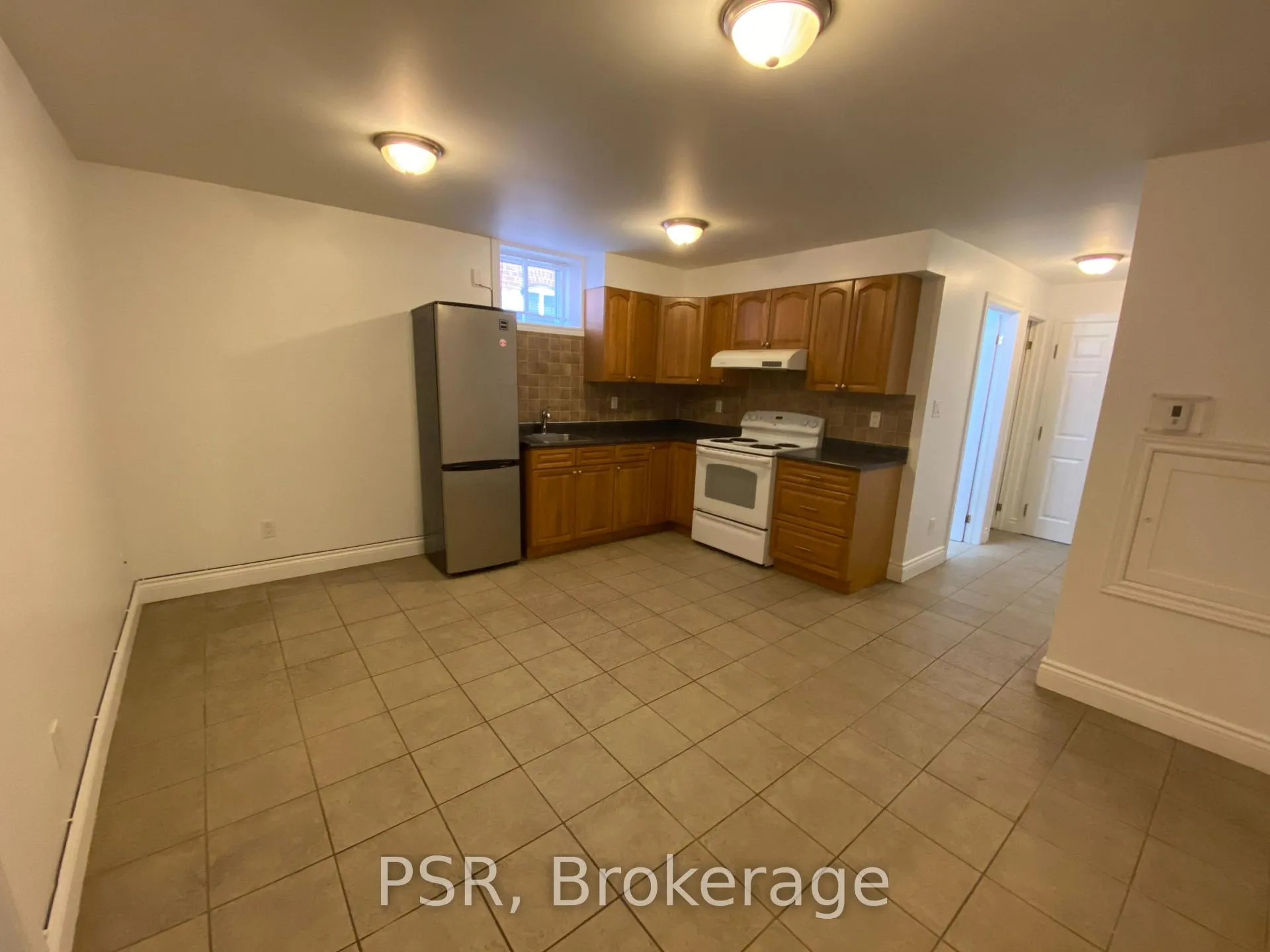 Photo 2 of Unit 5, 349 Northcliffe Boulevard, Toronto, Oakwood Village — HOMEH