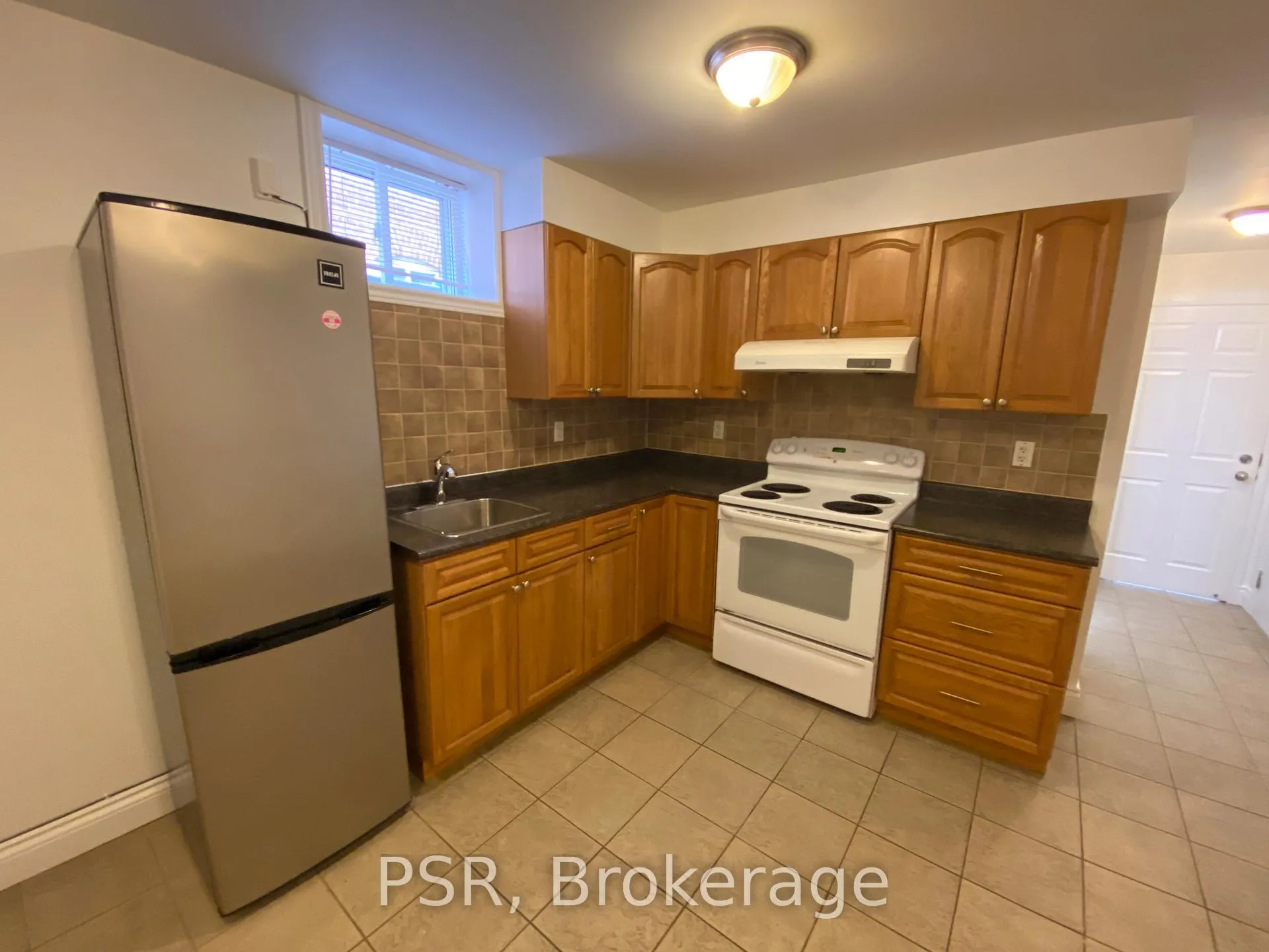 Photo 4 of Unit 5, 349 Northcliffe Boulevard, Toronto, Oakwood Village — HOMEH