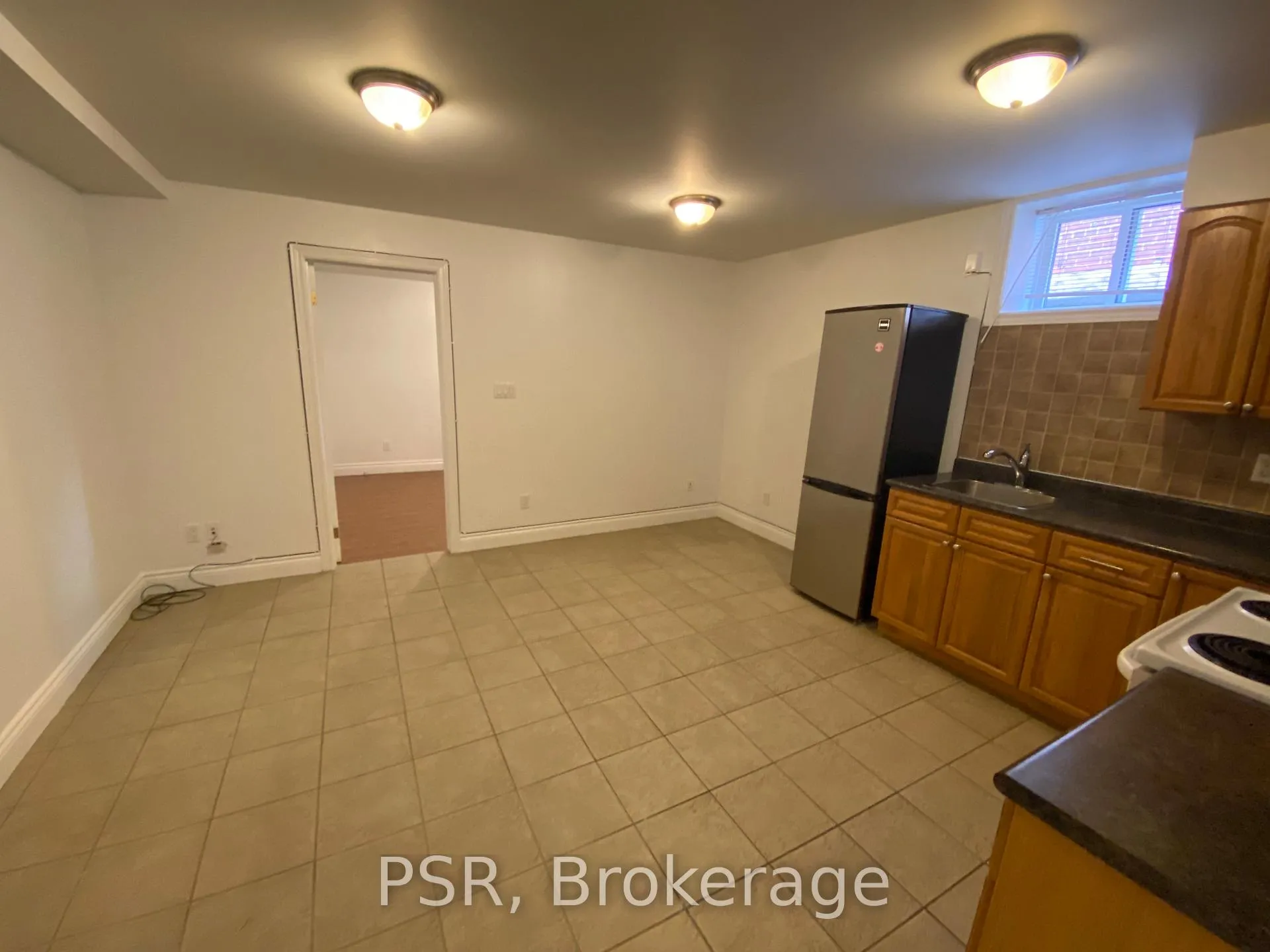 Photo 7 of Unit 5, 349 Northcliffe Boulevard, Toronto, Oakwood Village — HOMEH