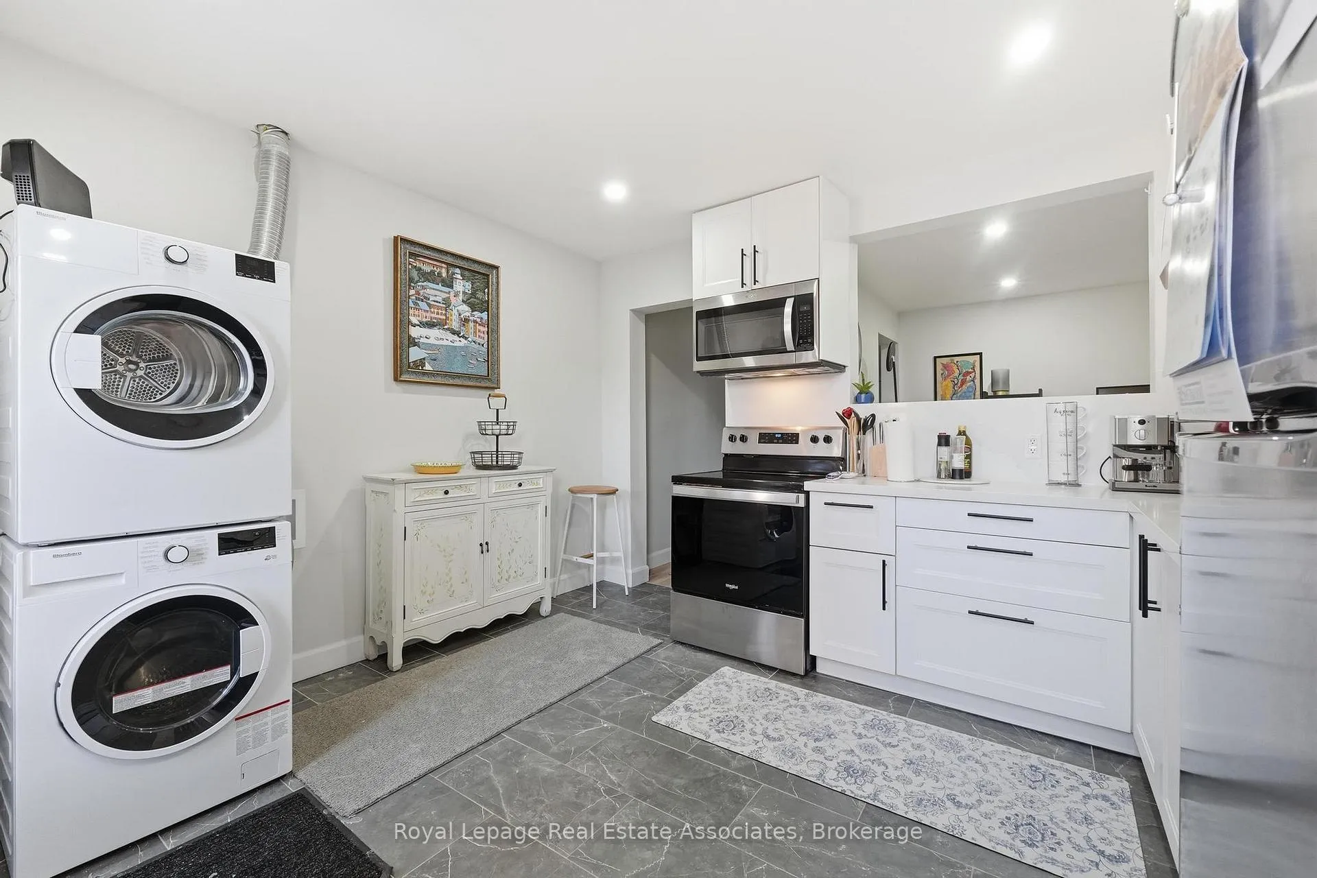 Photo 1 of Unit 2, 66 Main Street S, Halton Hills, Georgetown — HOMEH
