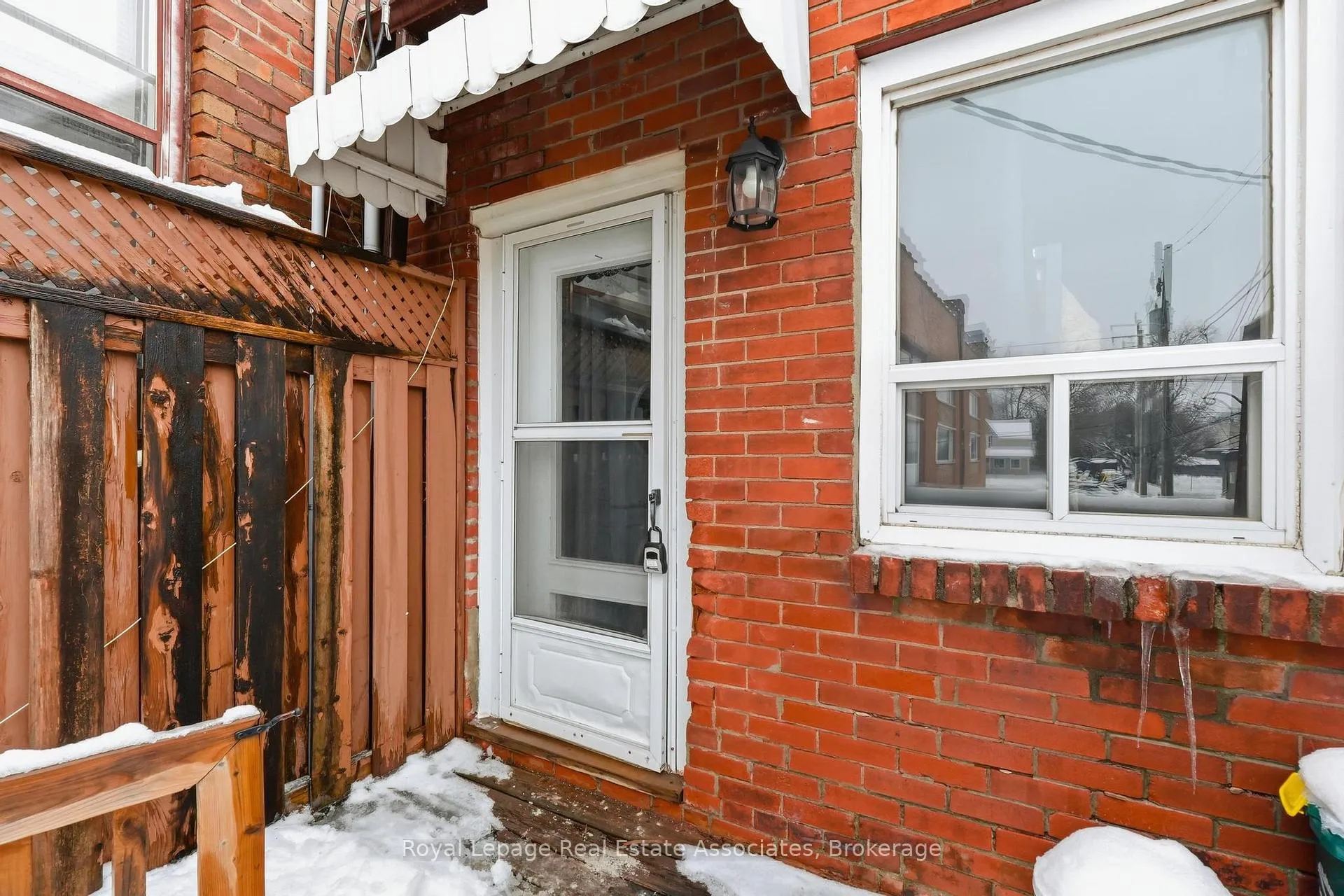 Photo 2 of Unit 2, 66 Main Street S, Halton Hills, Georgetown — HOMEH