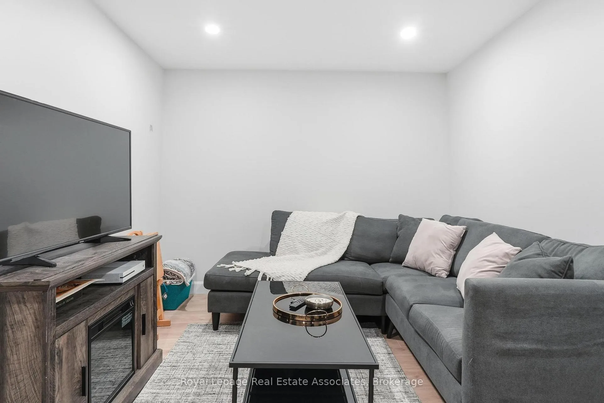 Photo 7 of Unit 2, 66 Main Street S, Halton Hills, Georgetown — HOMEH