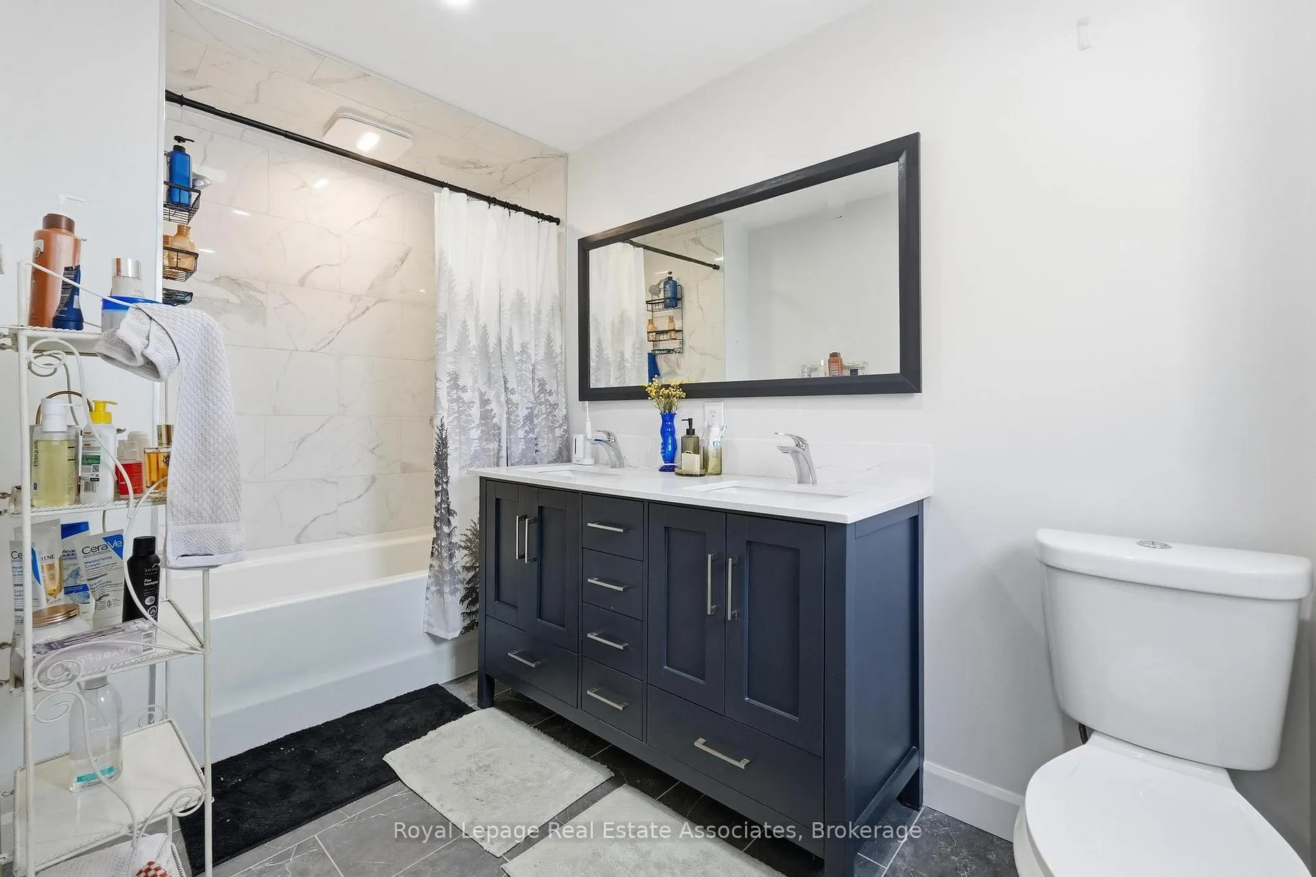 Photo 13 of Unit 2, 66 Main Street S, Halton Hills, Georgetown — HOMEH