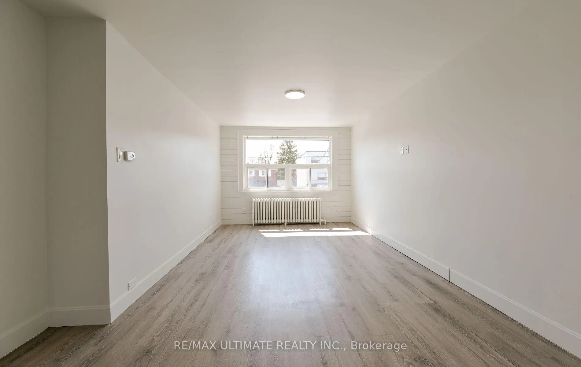 Photo 7 of 486A Cosburn Avenue, Toronto, East York — HOMEH
