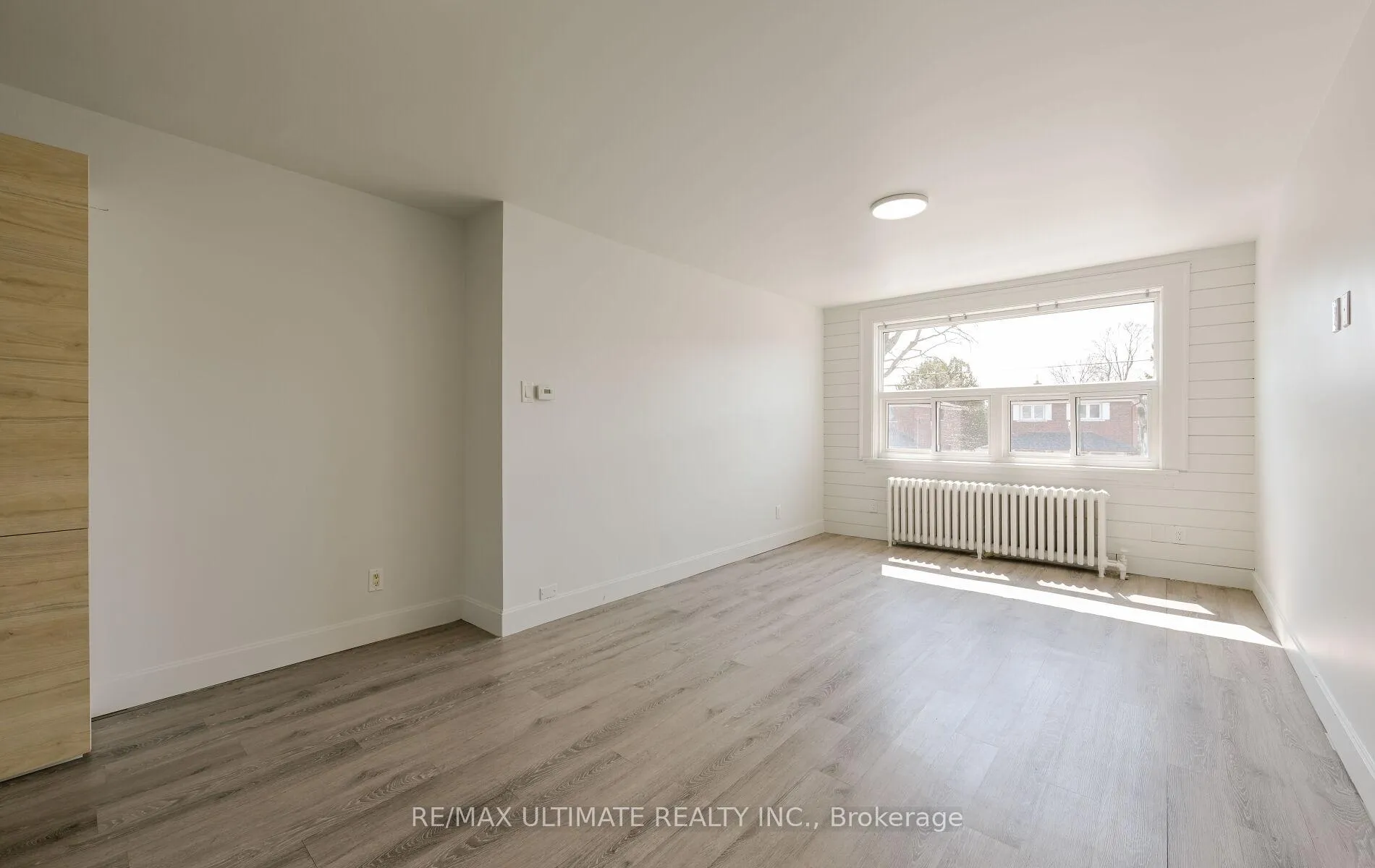Photo 8 of 486A Cosburn Avenue, Toronto, East York — HOMEH