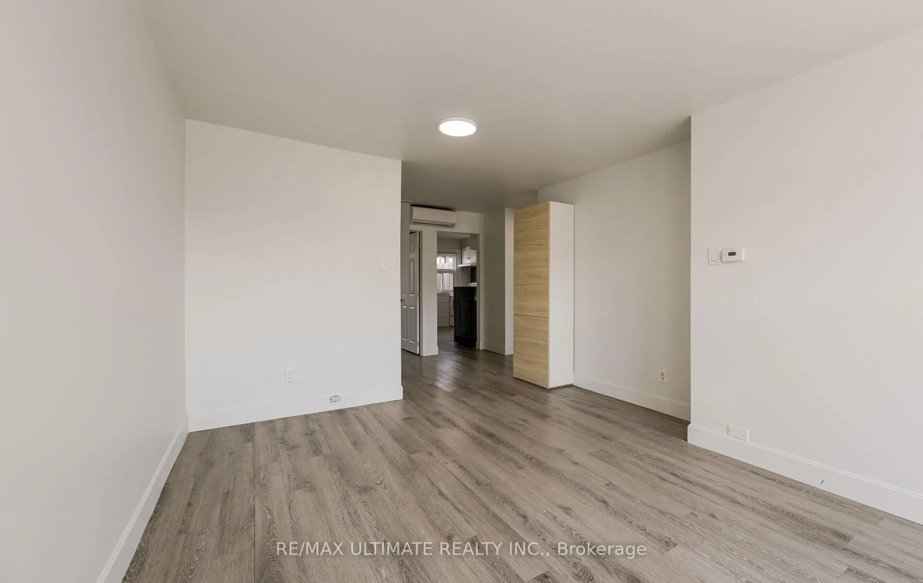 Photo 9 of 486A Cosburn Avenue, Toronto, East York — HOMEH