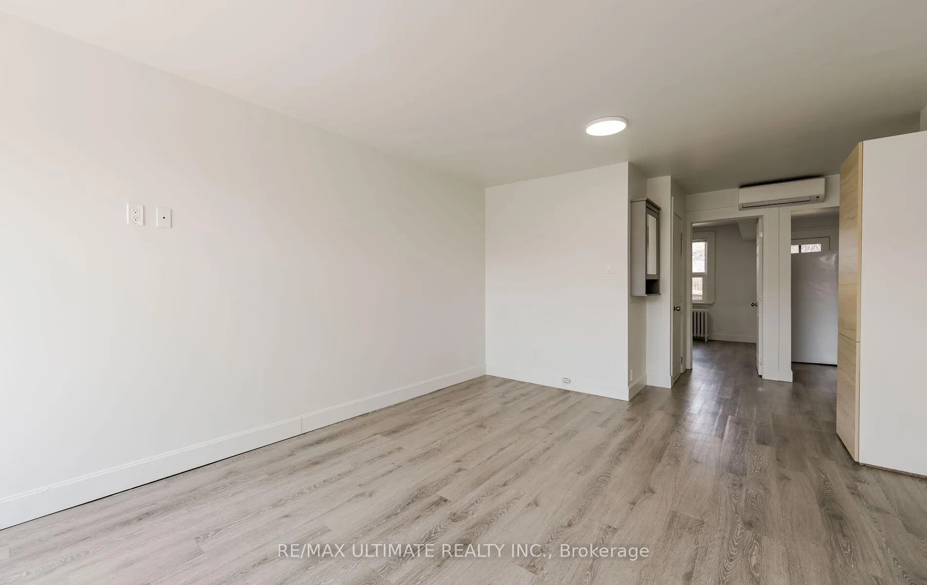 Photo 11 of 486A Cosburn Avenue, Toronto, East York — HOMEH