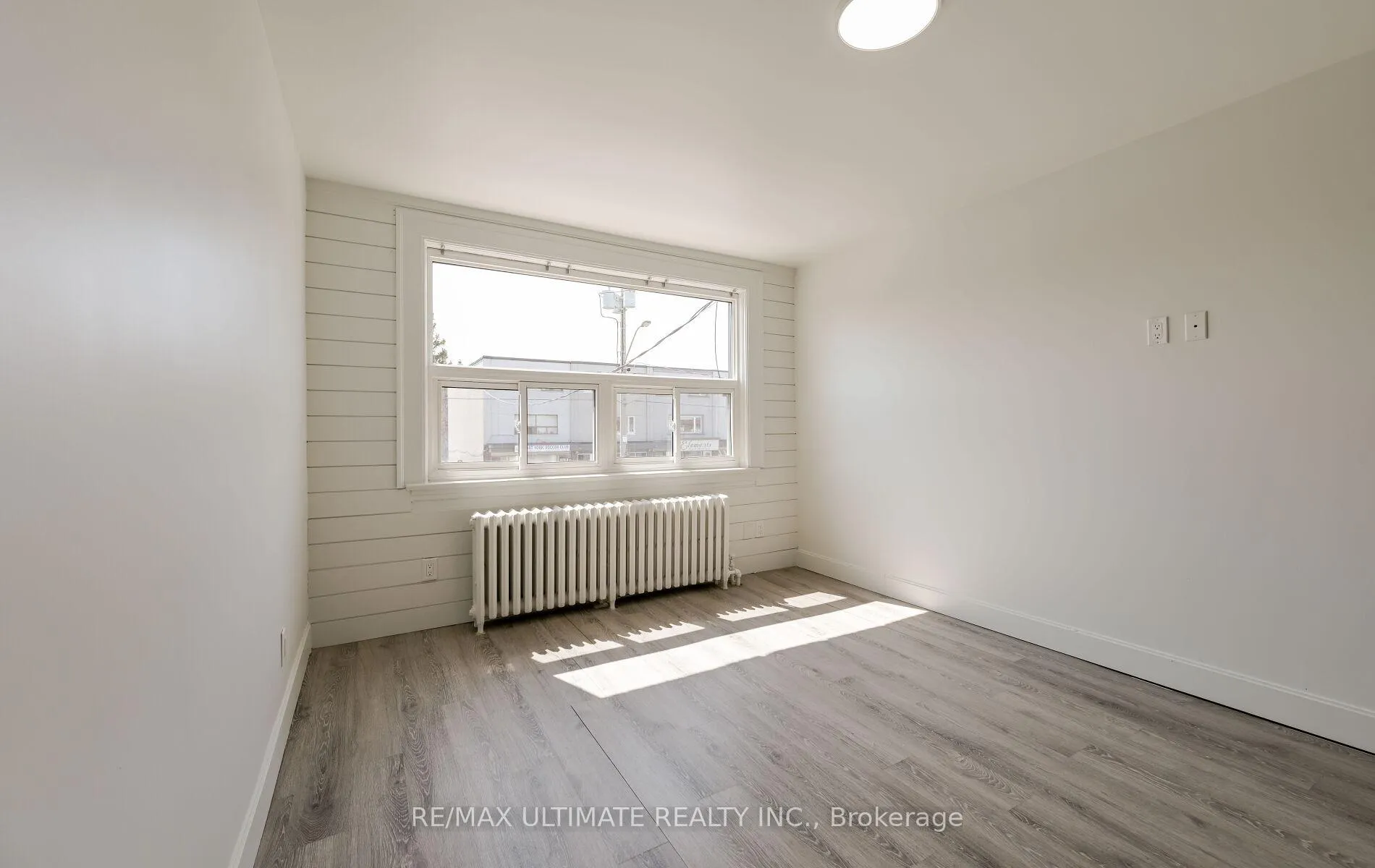 Photo 12 of 486A Cosburn Avenue, Toronto, East York — HOMEH