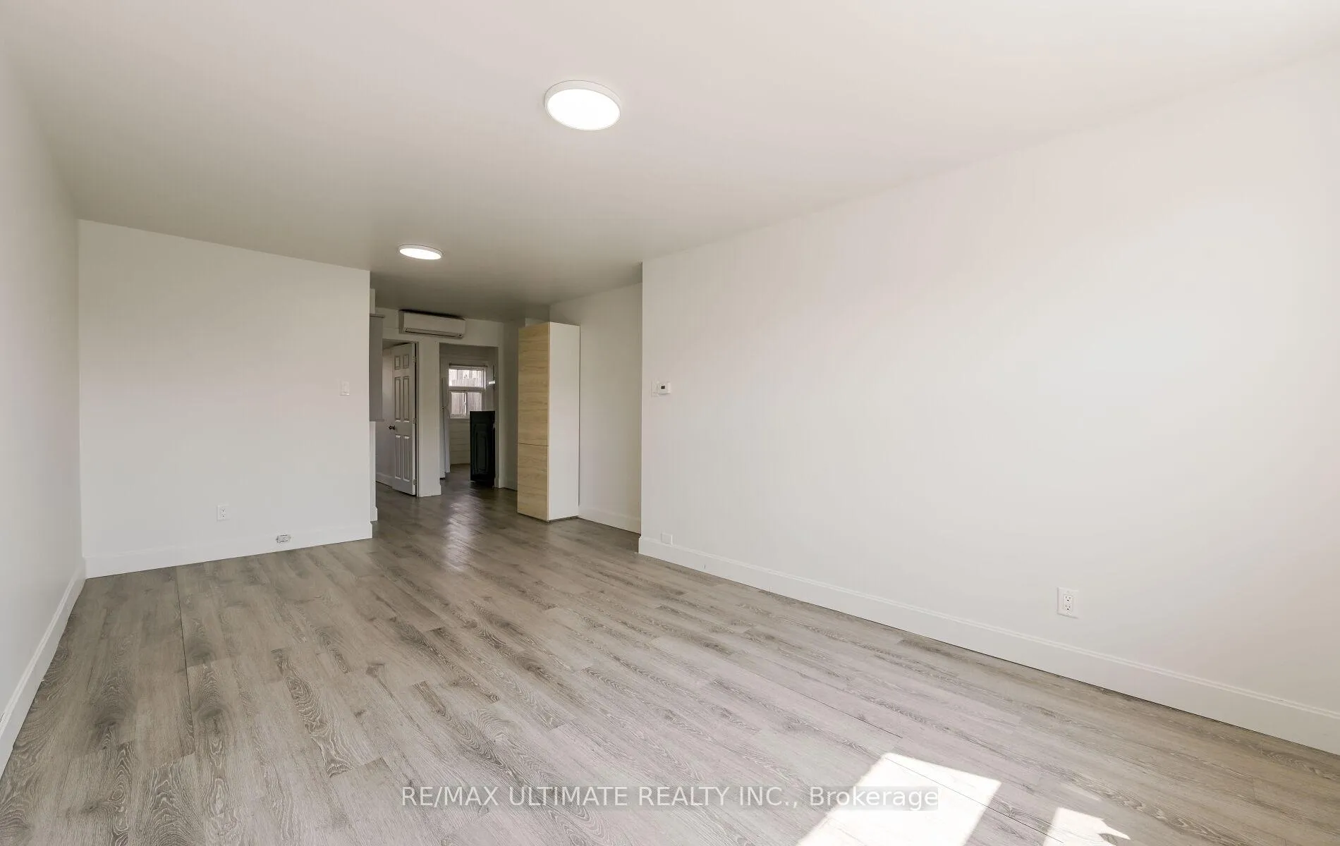 Photo 15 of 486A Cosburn Avenue, Toronto, East York — HOMEH