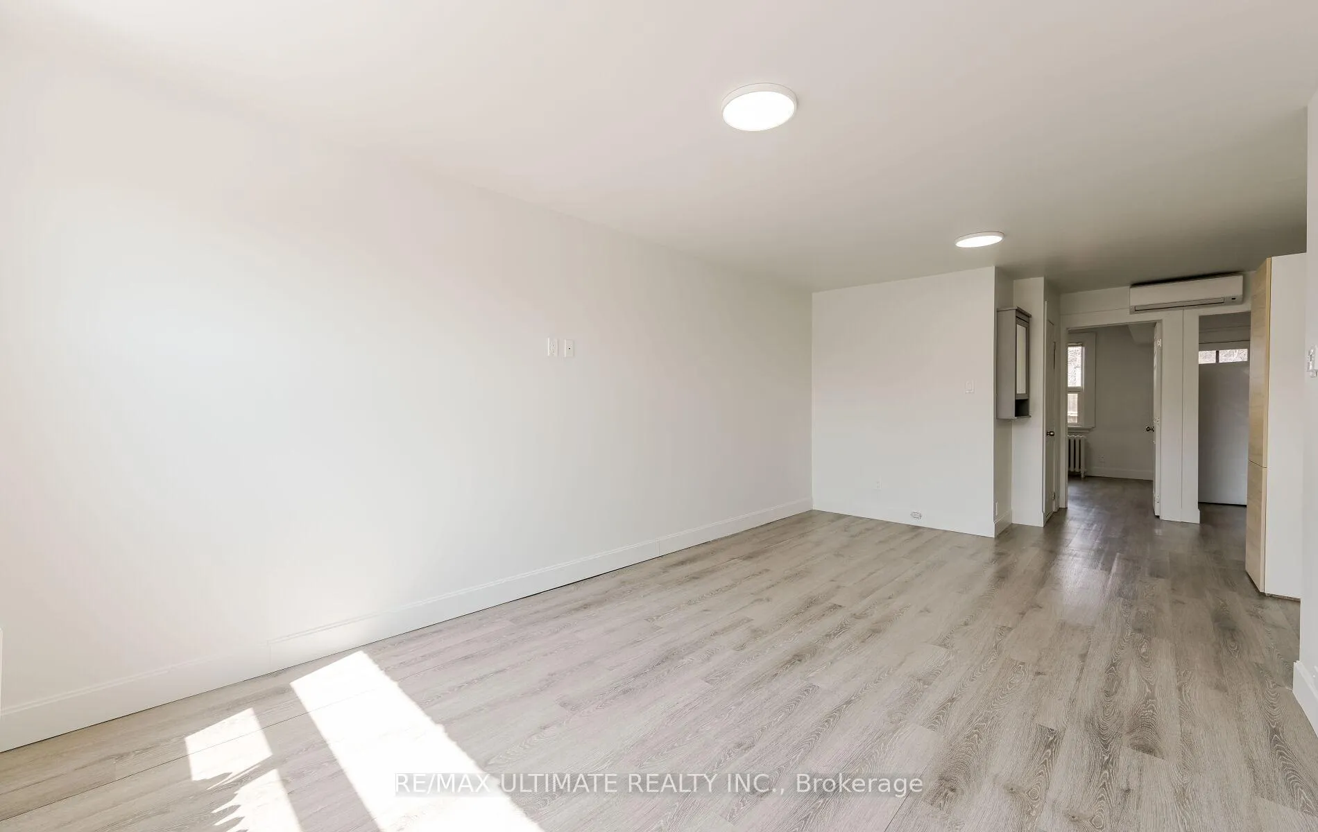 Photo 16 of 486A Cosburn Avenue, Toronto, East York — HOMEH