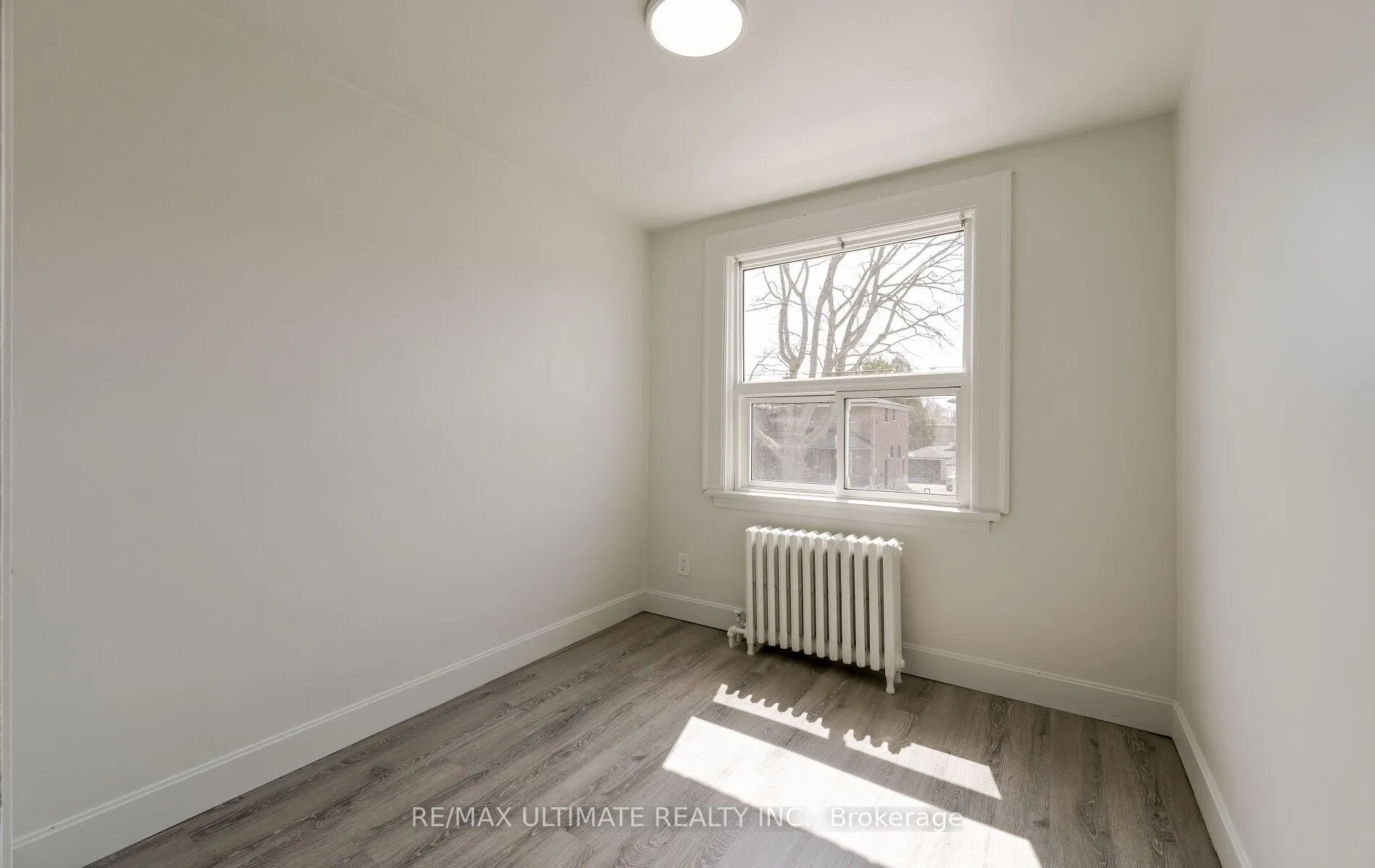 Photo 22 of 486A Cosburn Avenue, Toronto, East York — HOMEH
