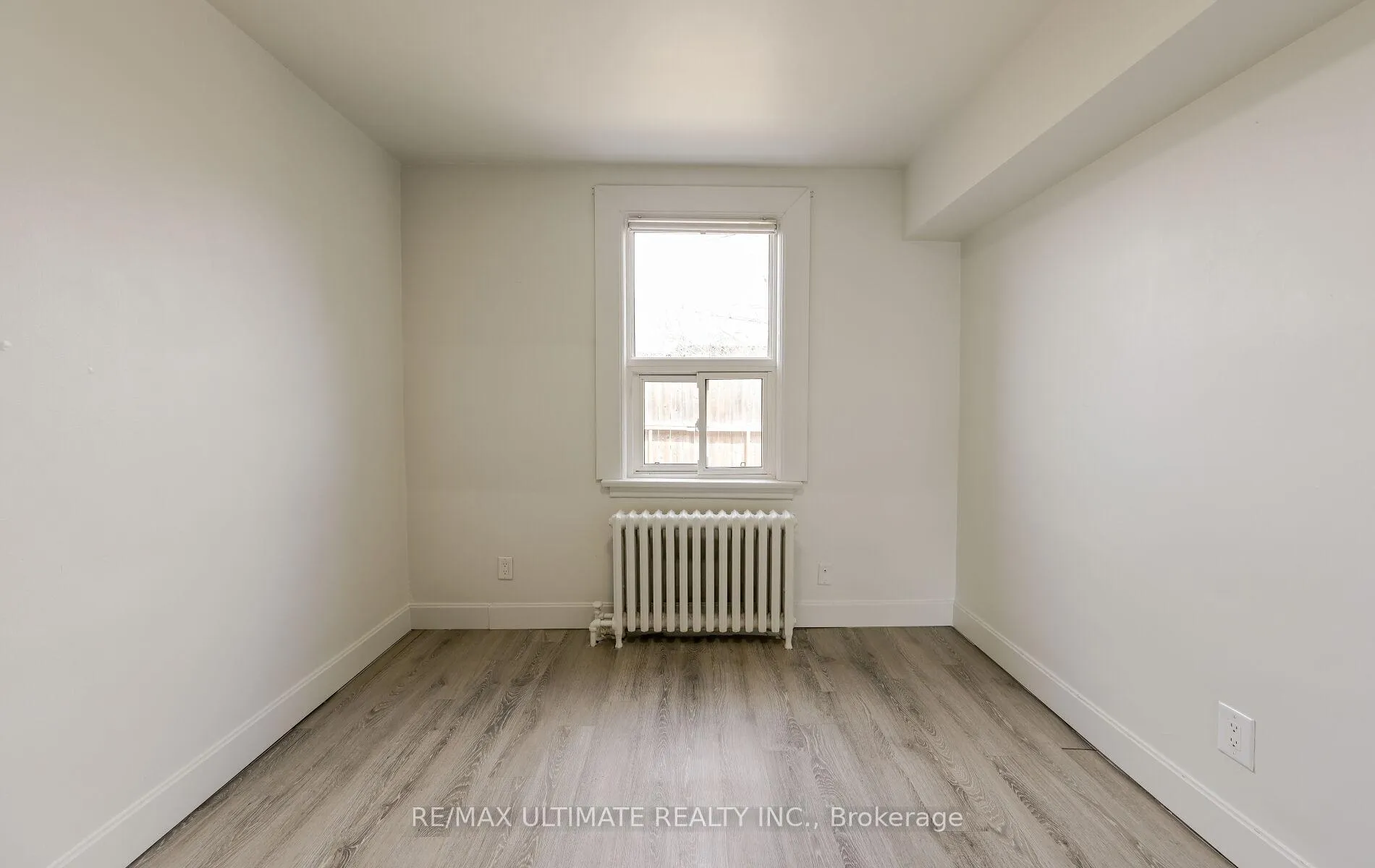 Photo 26 of 486A Cosburn Avenue, Toronto, East York — HOMEH