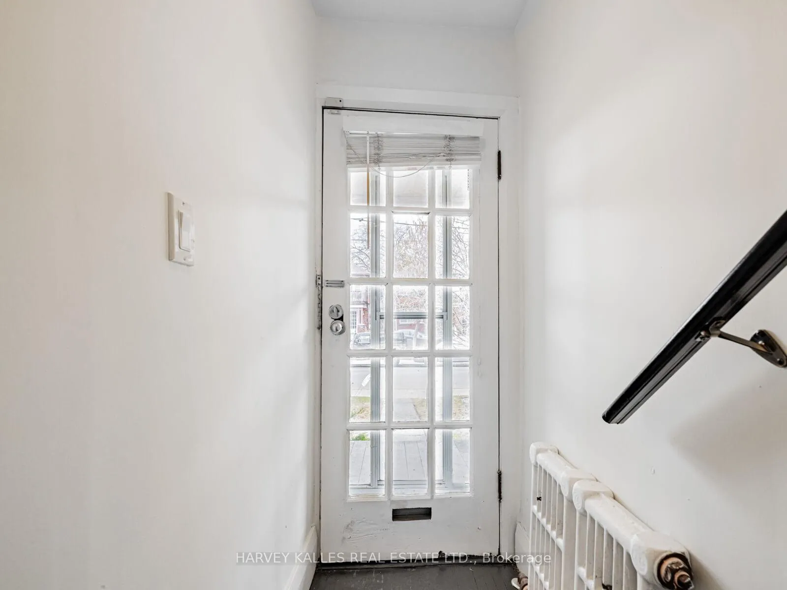 Photo 3 of Unit Upper Unit, 29 Snowdon Avenue, Toronto, Lawrence Park North — HOMEH