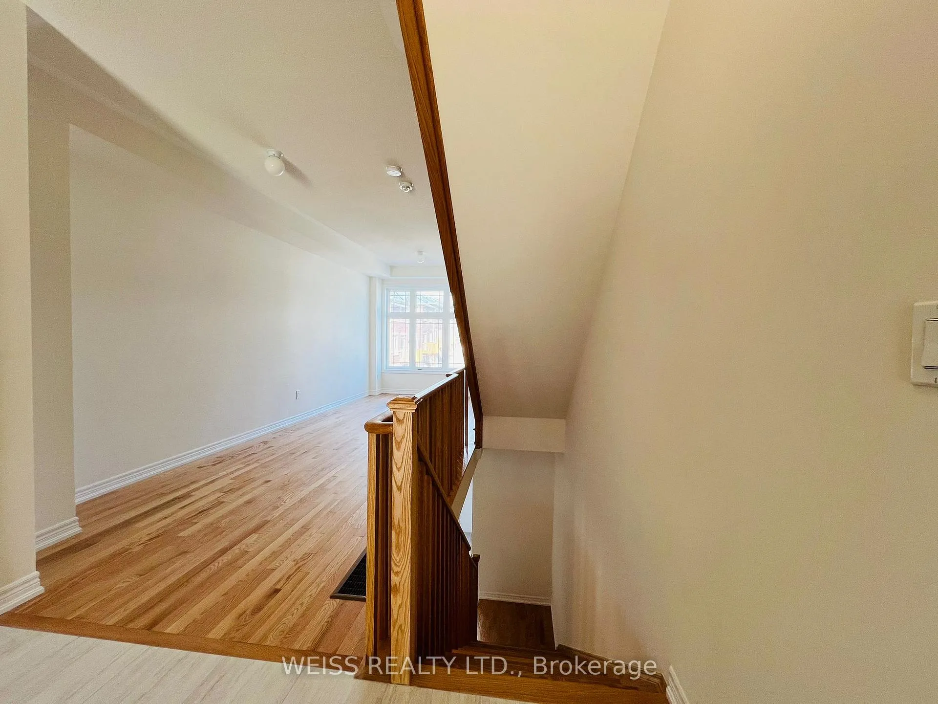 Photo 24 of 913 Crowsnest Hollow, Pickering, Rural Pickering — HOMEH