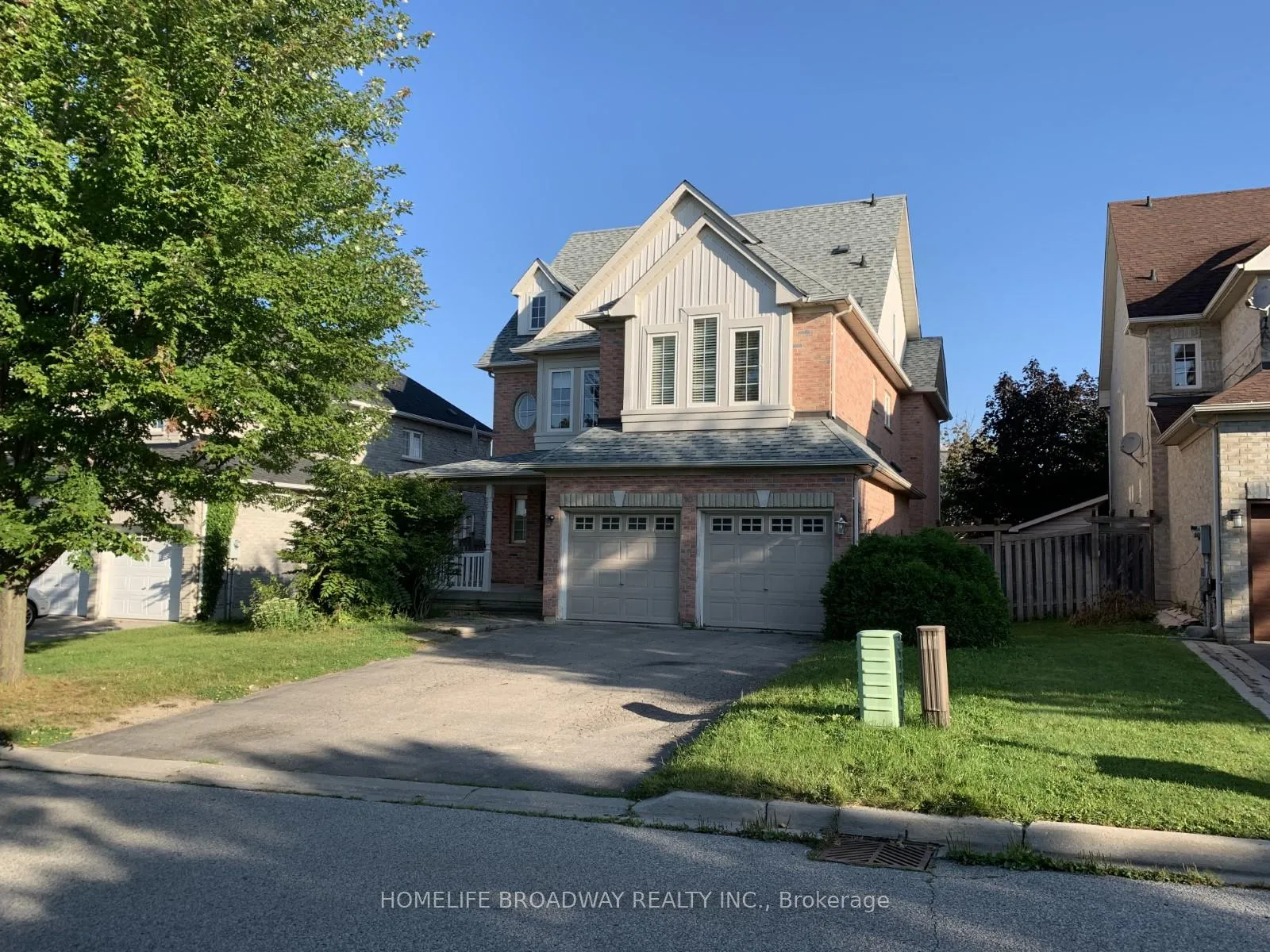 Photo 1 of 10 Bridlefield Lane, Markham, Berczy — HOMEH