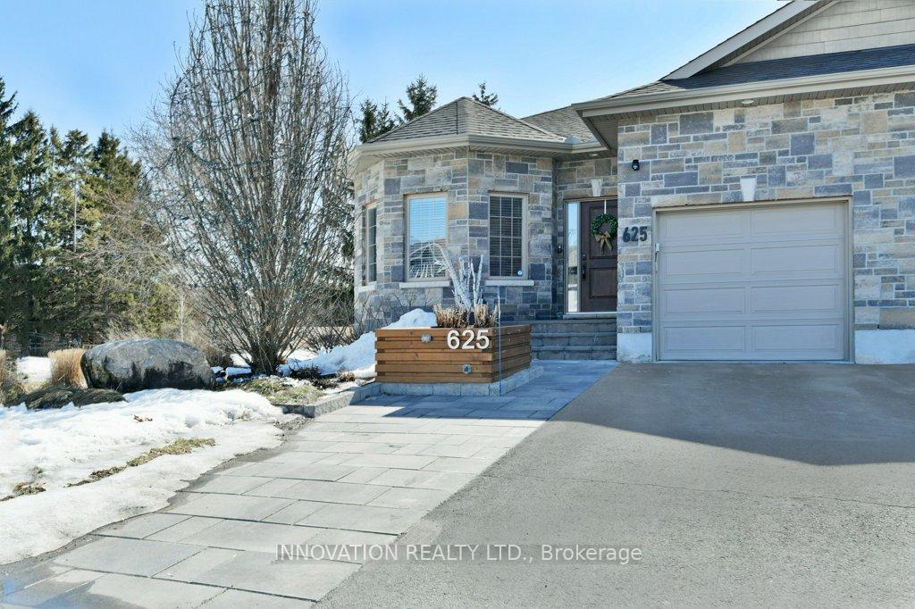Photo 1 of 625 Meadowridge Circle, Ottawa, Carp — HOMEH