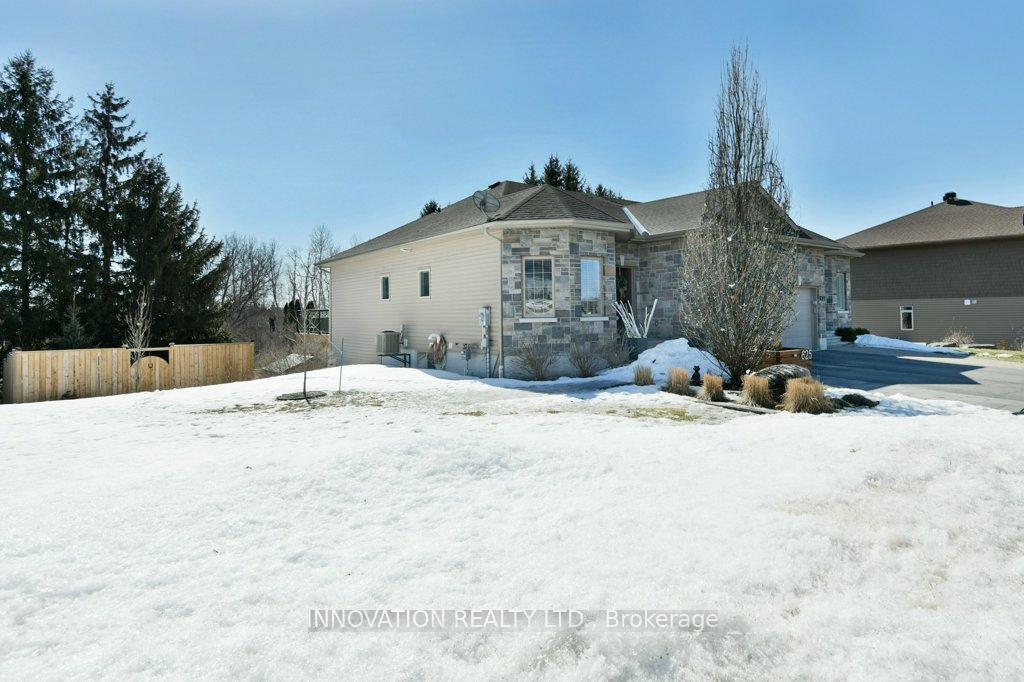 Photo 2 of 625 Meadowridge Circle, Ottawa, Carp — HOMEH