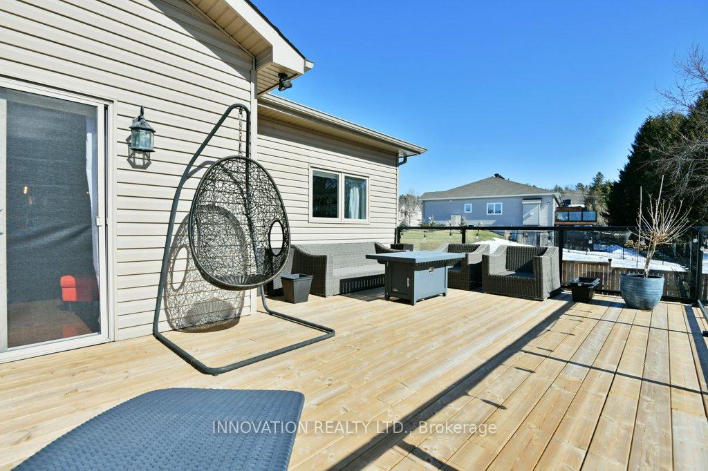 Photo 34 of 625 Meadowridge Circle, Ottawa, Carp — HOMEH