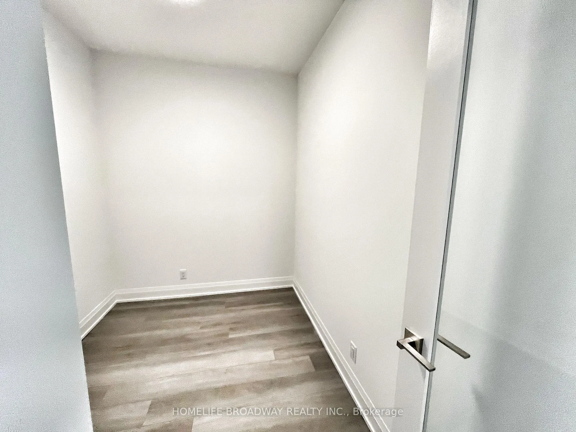 Photo 8 of Unit 2607, 18 Water Walk Drive, Markham, Unionville — HOMEH