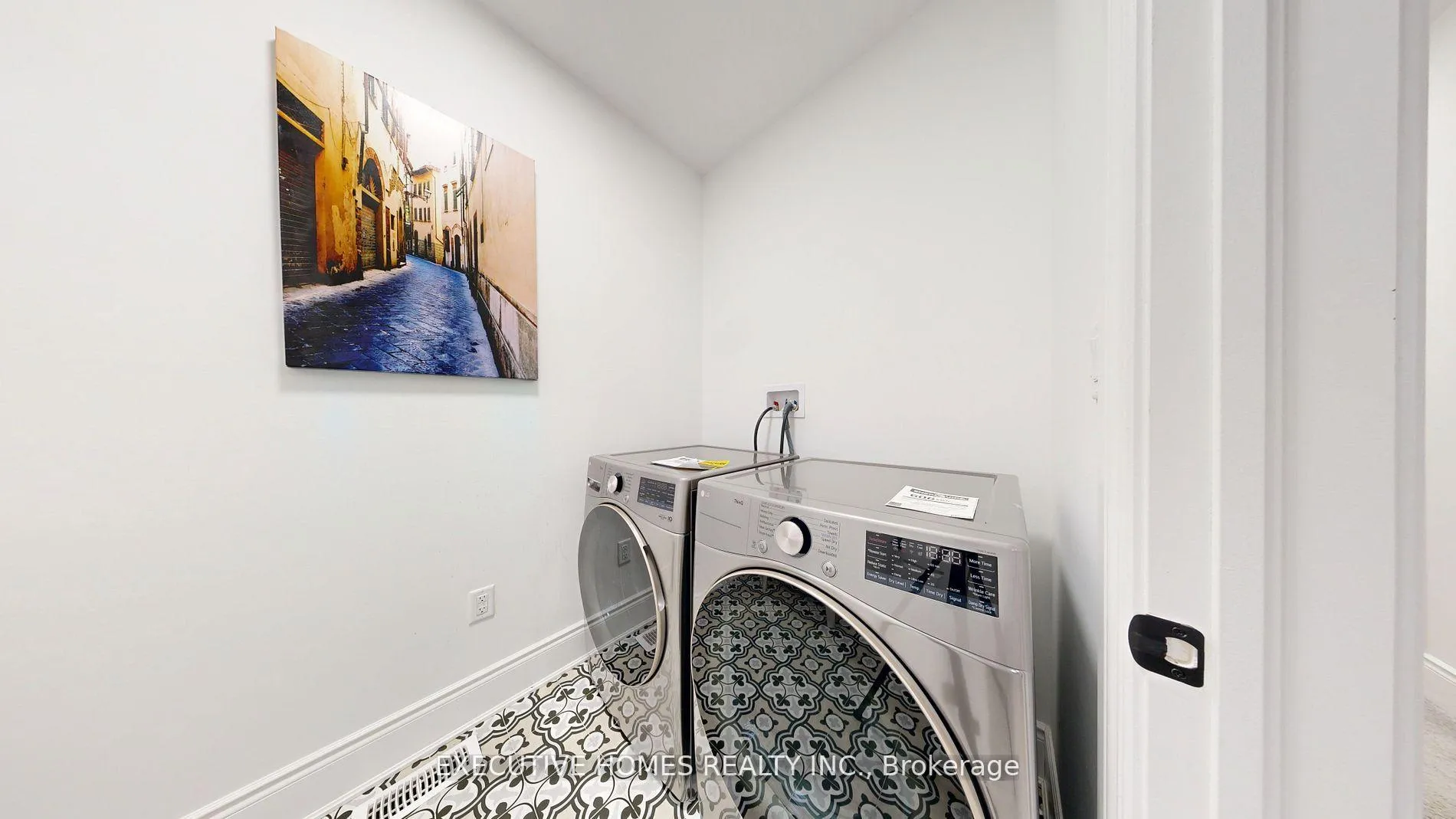 Photo 18 of 1557 Scarlett Trail, Pickering, Rural Pickering — HOMEH