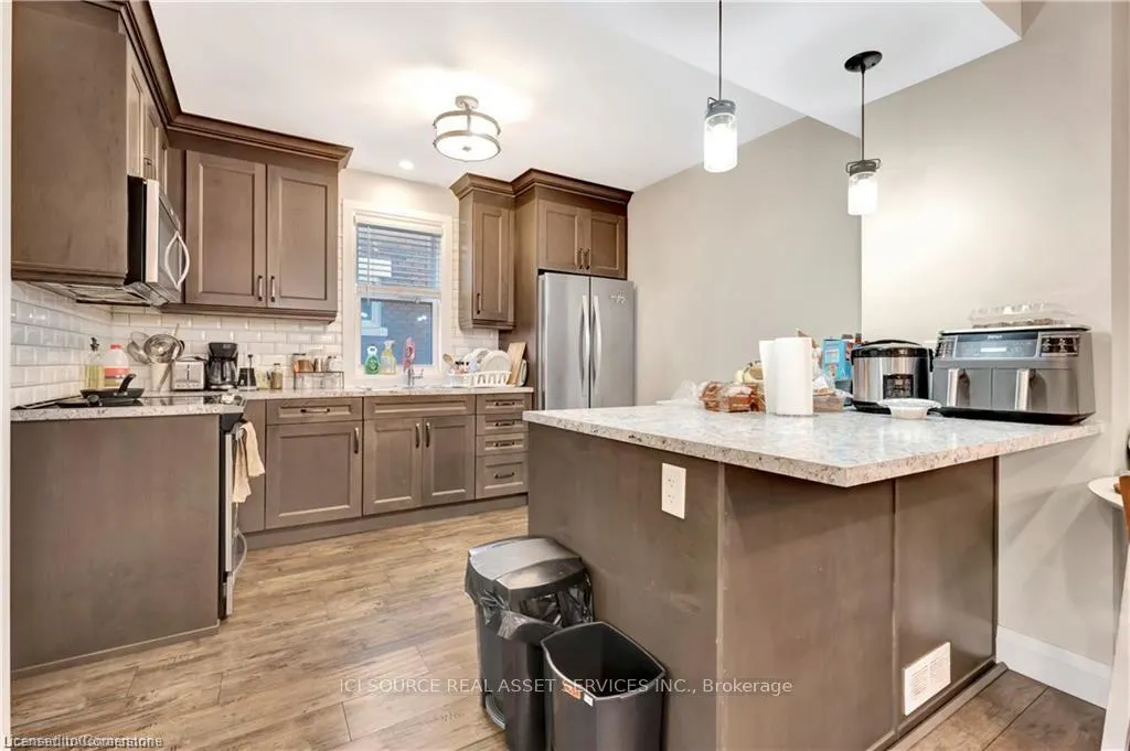 Photo 7 of Unit Unit 1, 25 Major Street, Kitchener — HOMEH