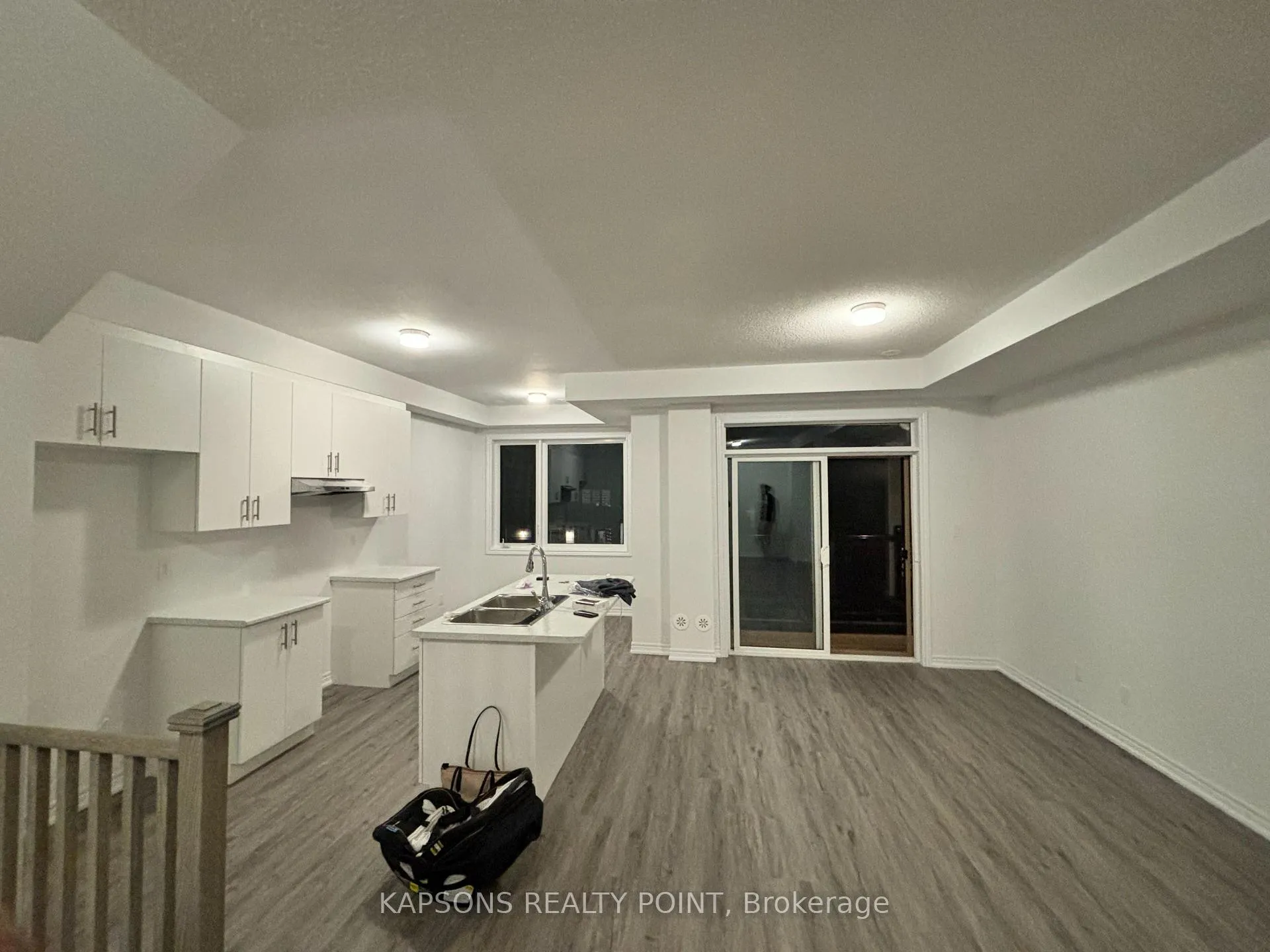 Photo 3 of 2029 Cameron Lott Crescent, Oshawa, Kedron — HOMEH