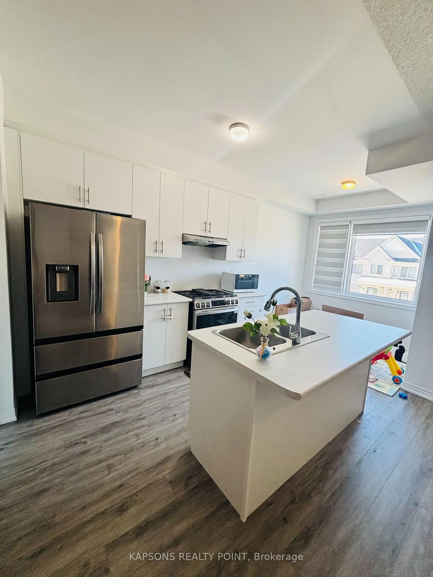 Photo 8 of 2029 Cameron Lott Crescent, Oshawa, Kedron — HOMEH
