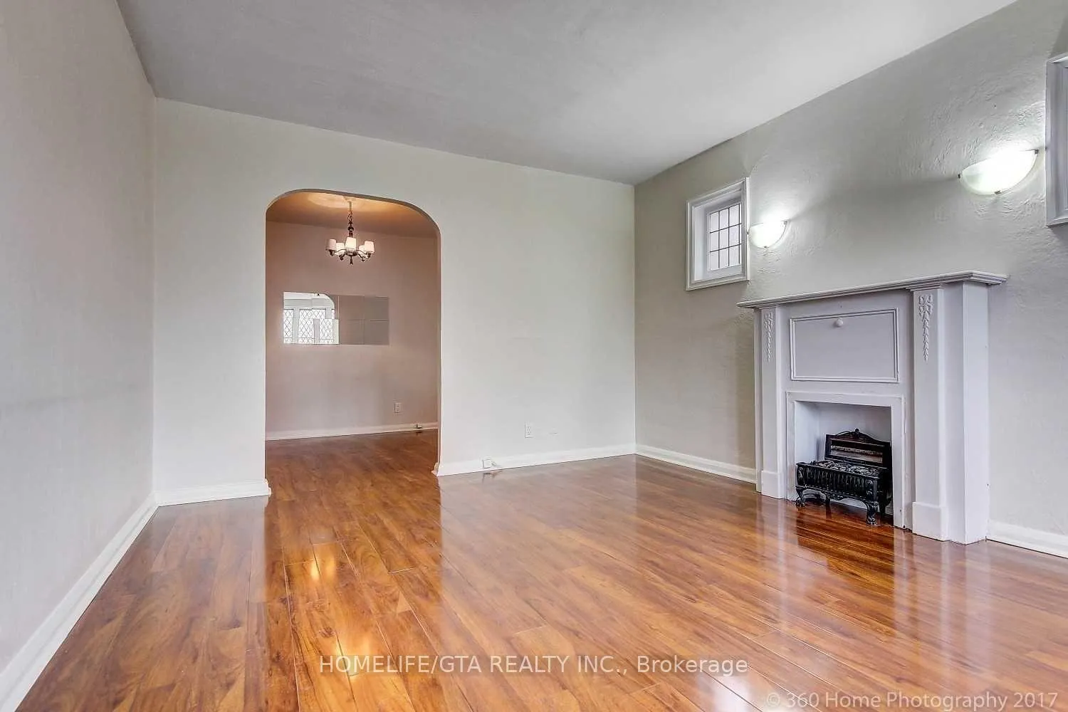 Photo 3 of Unit Upper, 122 Braemar Avenue, Toronto, Yonge-Eglinton — HOMEH
