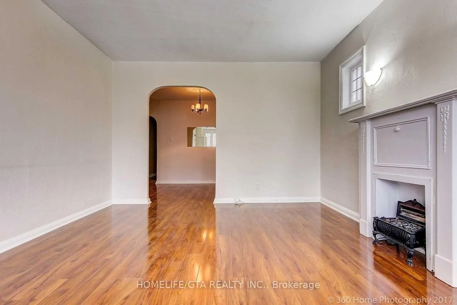 Photo 4 of Unit Upper, 122 Braemar Avenue, Toronto, Yonge-Eglinton — HOMEH