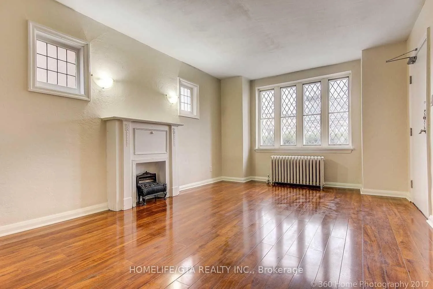 Photo 5 of Unit Upper, 122 Braemar Avenue, Toronto, Yonge-Eglinton — HOMEH