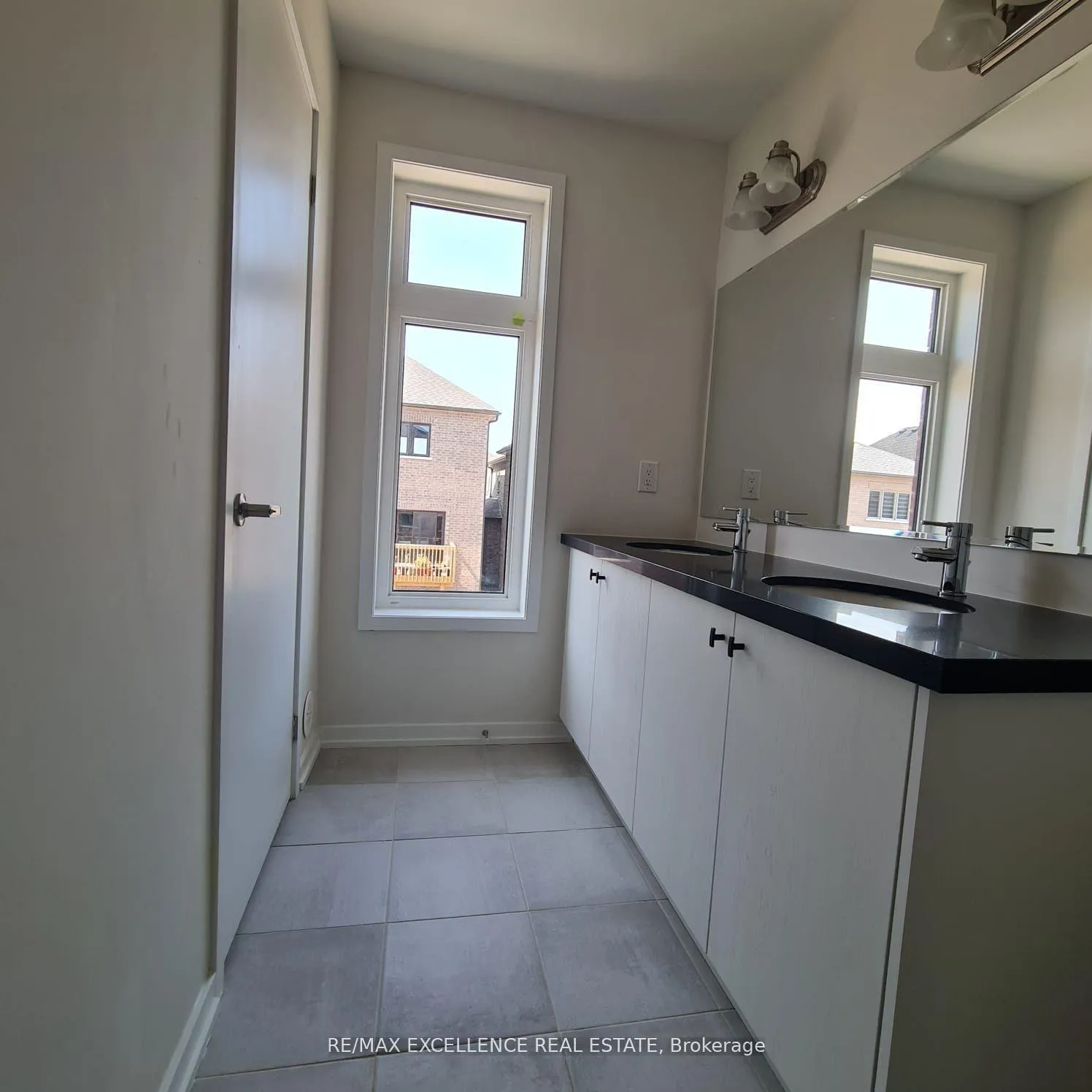 Photo 4 of 1358 Bradenton Path, Oshawa, Eastdale — HOMEH