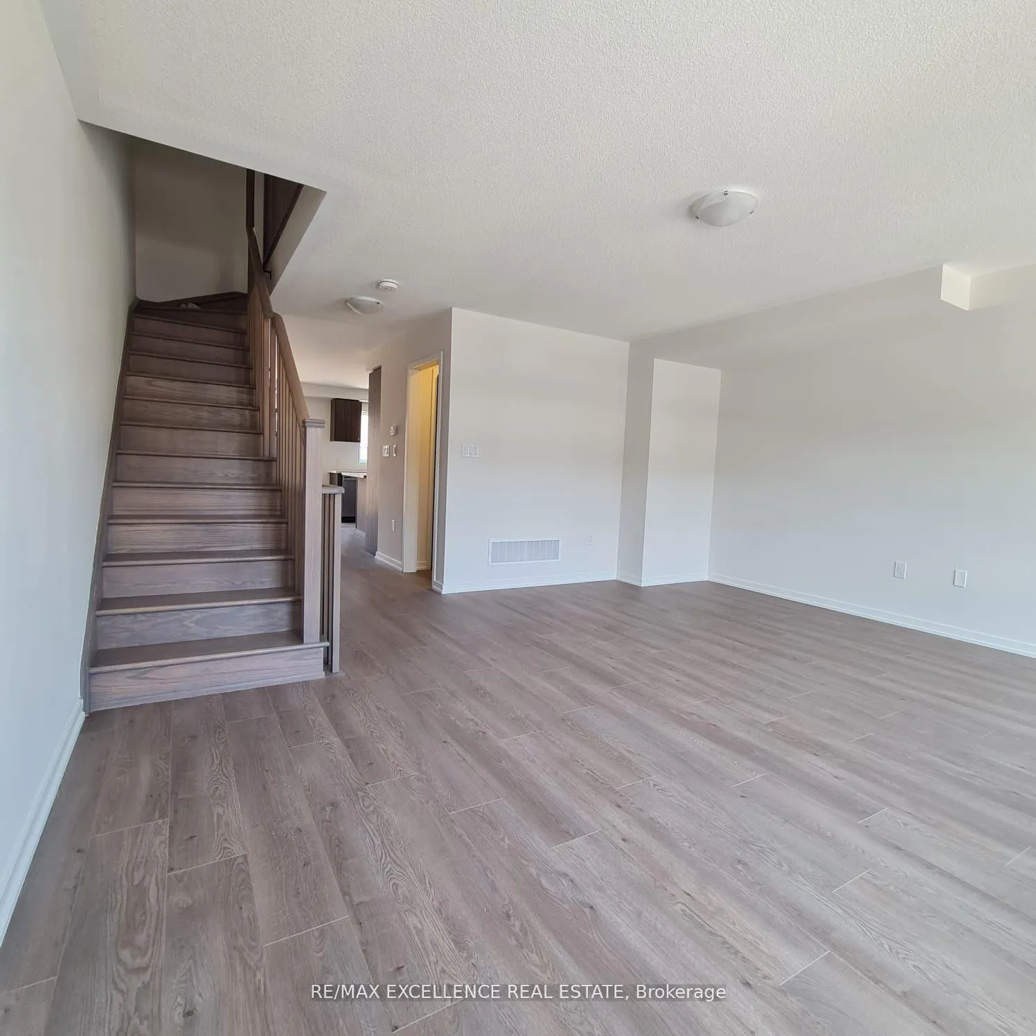 Photo 11 of 1358 Bradenton Path, Oshawa, Eastdale — HOMEH