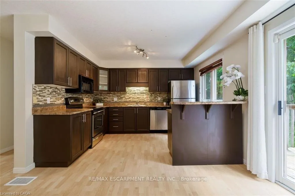 Photo 7 of Unit P87, 175 David Bergey Drive, Kitchener — HOMEH