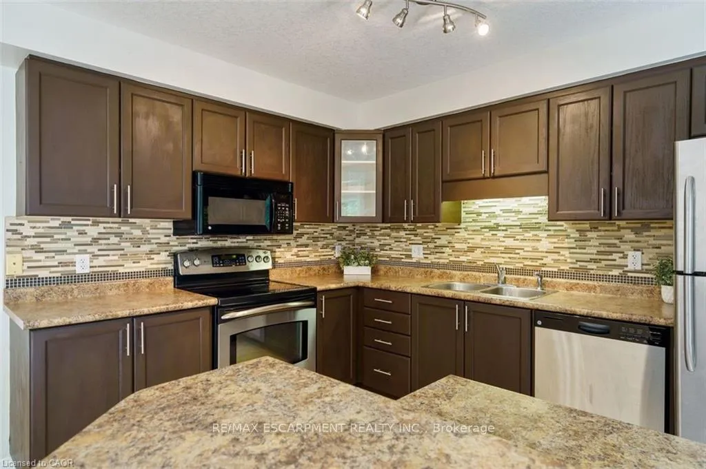 Photo 10 of Unit P87, 175 David Bergey Drive, Kitchener — HOMEH