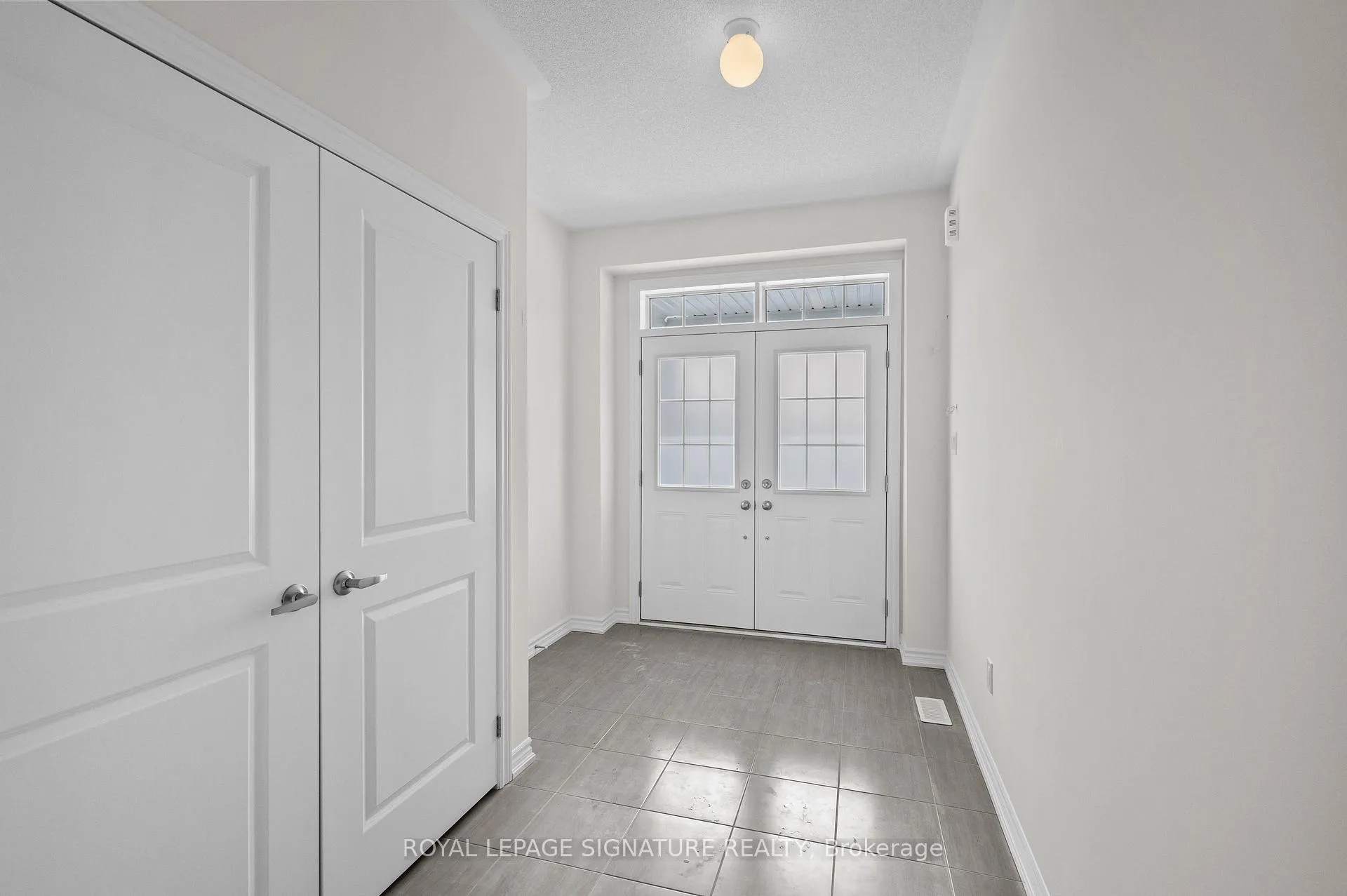 Photo 4 of 16 Hylton Drive, Barrie, Rural Barrie Southeast — HOMEH