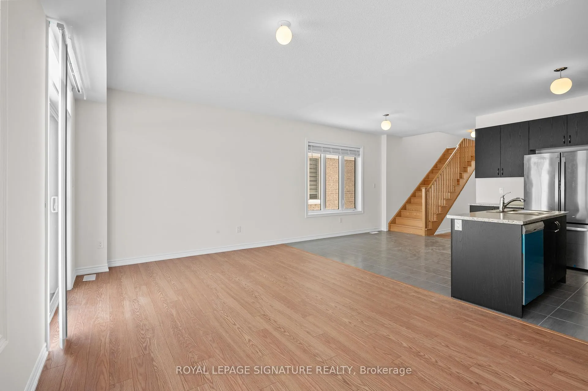 Photo 9 of 16 Hylton Drive, Barrie, Rural Barrie Southeast — HOMEH