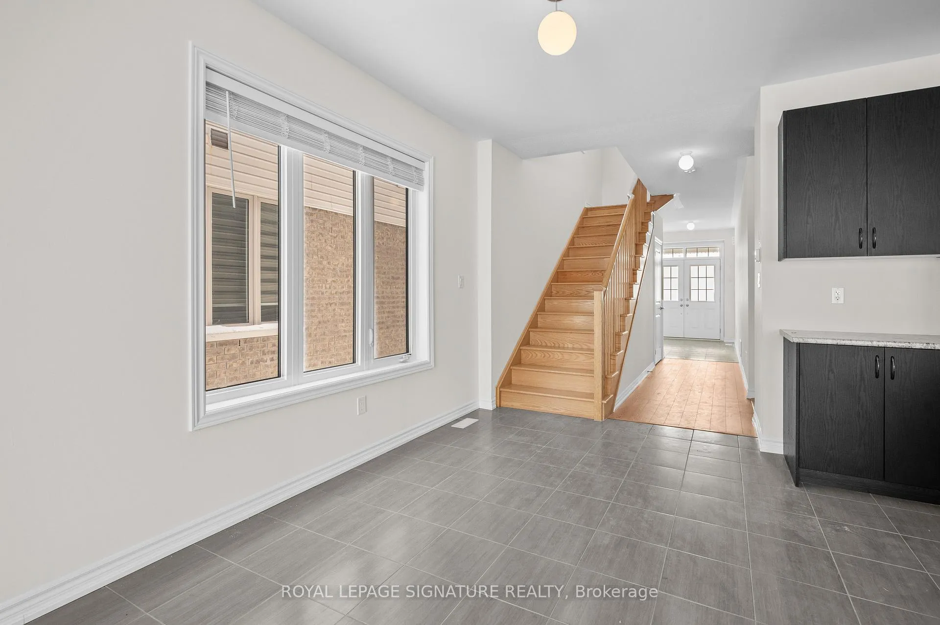 Photo 17 of 16 Hylton Drive, Barrie, Rural Barrie Southeast — HOMEH