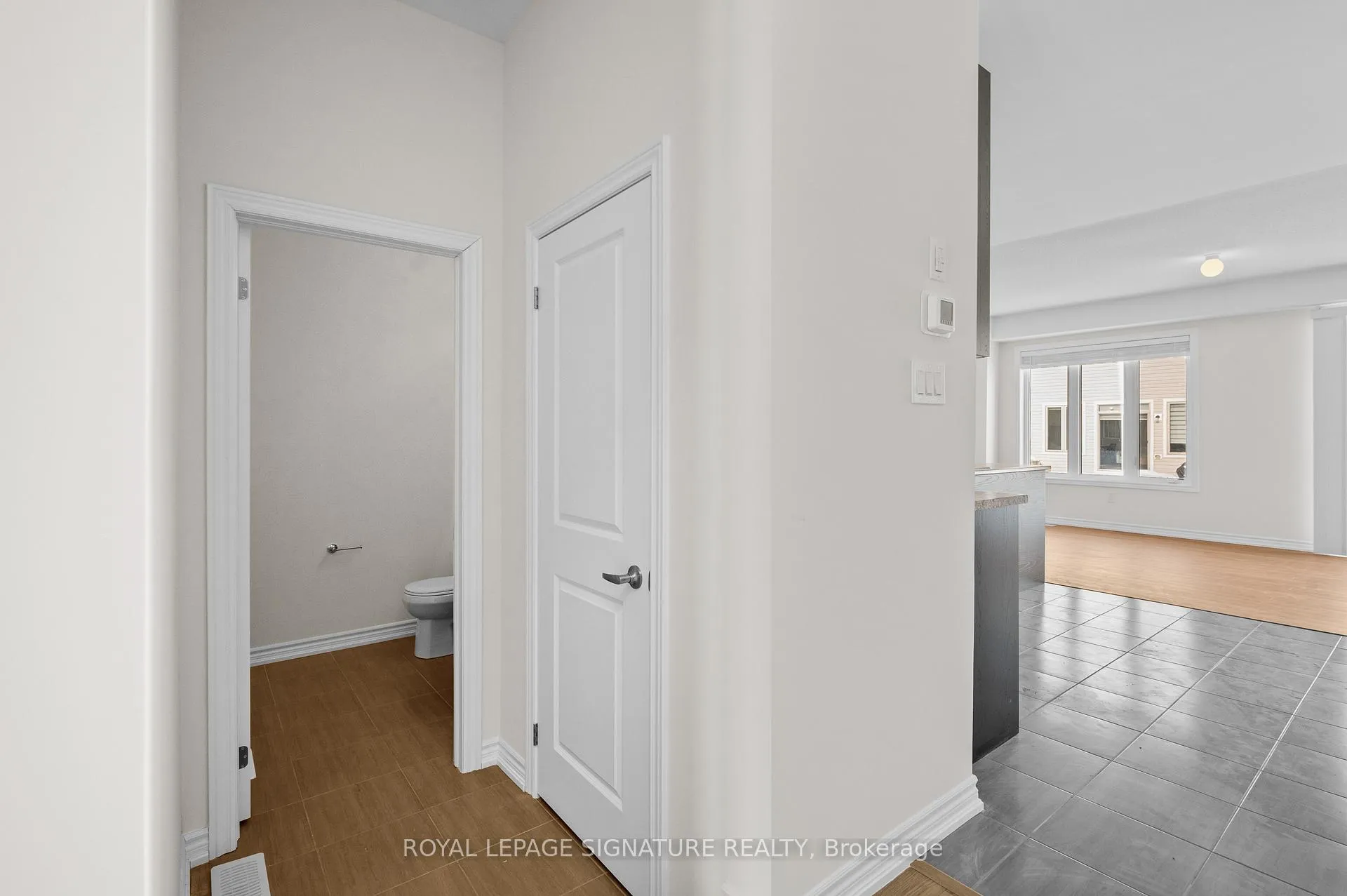 Photo 18 of 16 Hylton Drive, Barrie, Rural Barrie Southeast — HOMEH