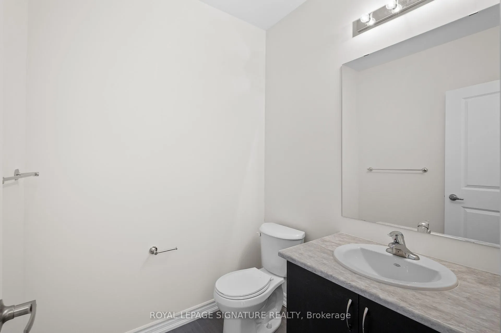 Photo 19 of 16 Hylton Drive, Barrie, Rural Barrie Southeast — HOMEH