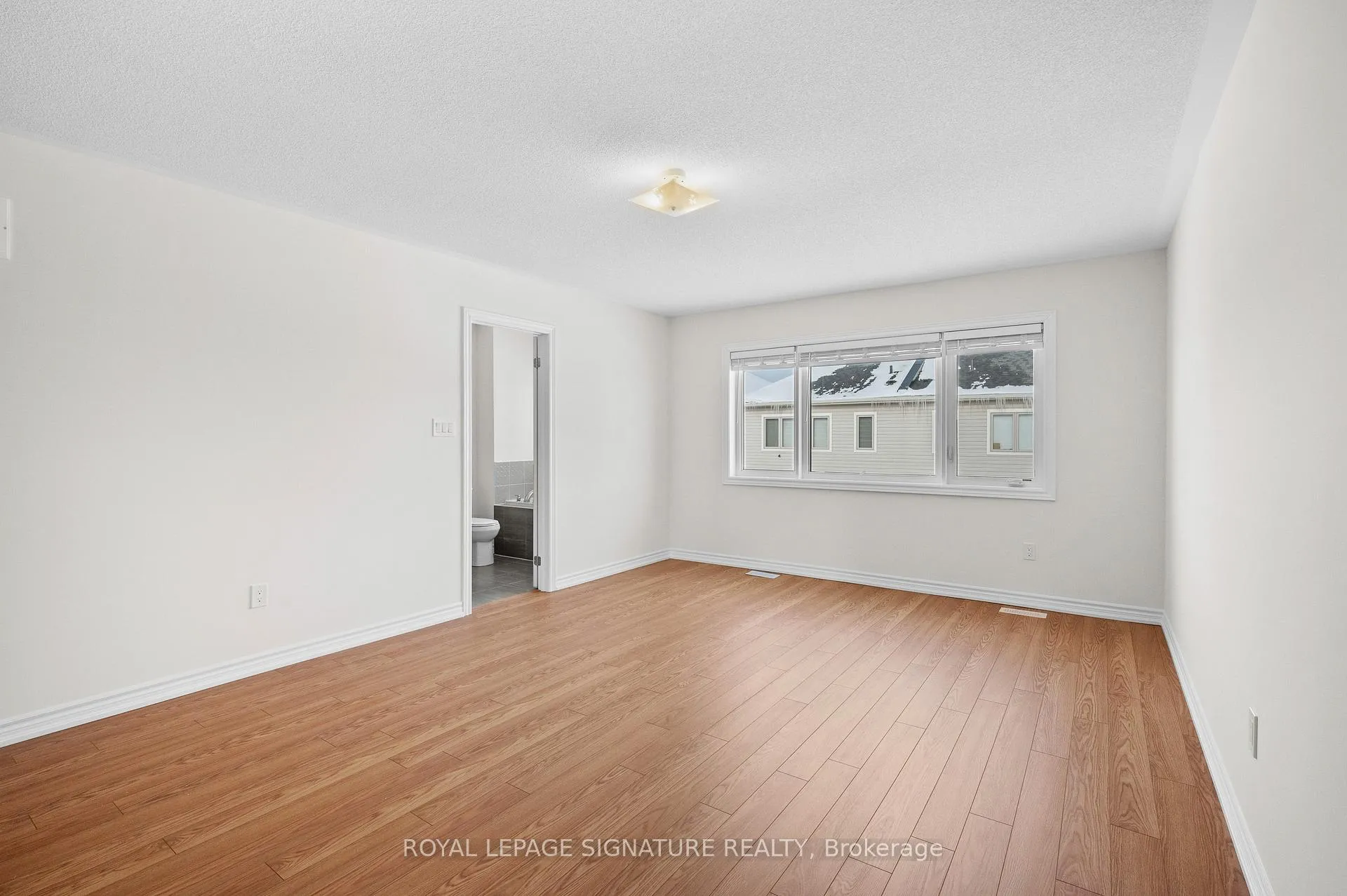 Photo 22 of 16 Hylton Drive, Barrie, Rural Barrie Southeast — HOMEH